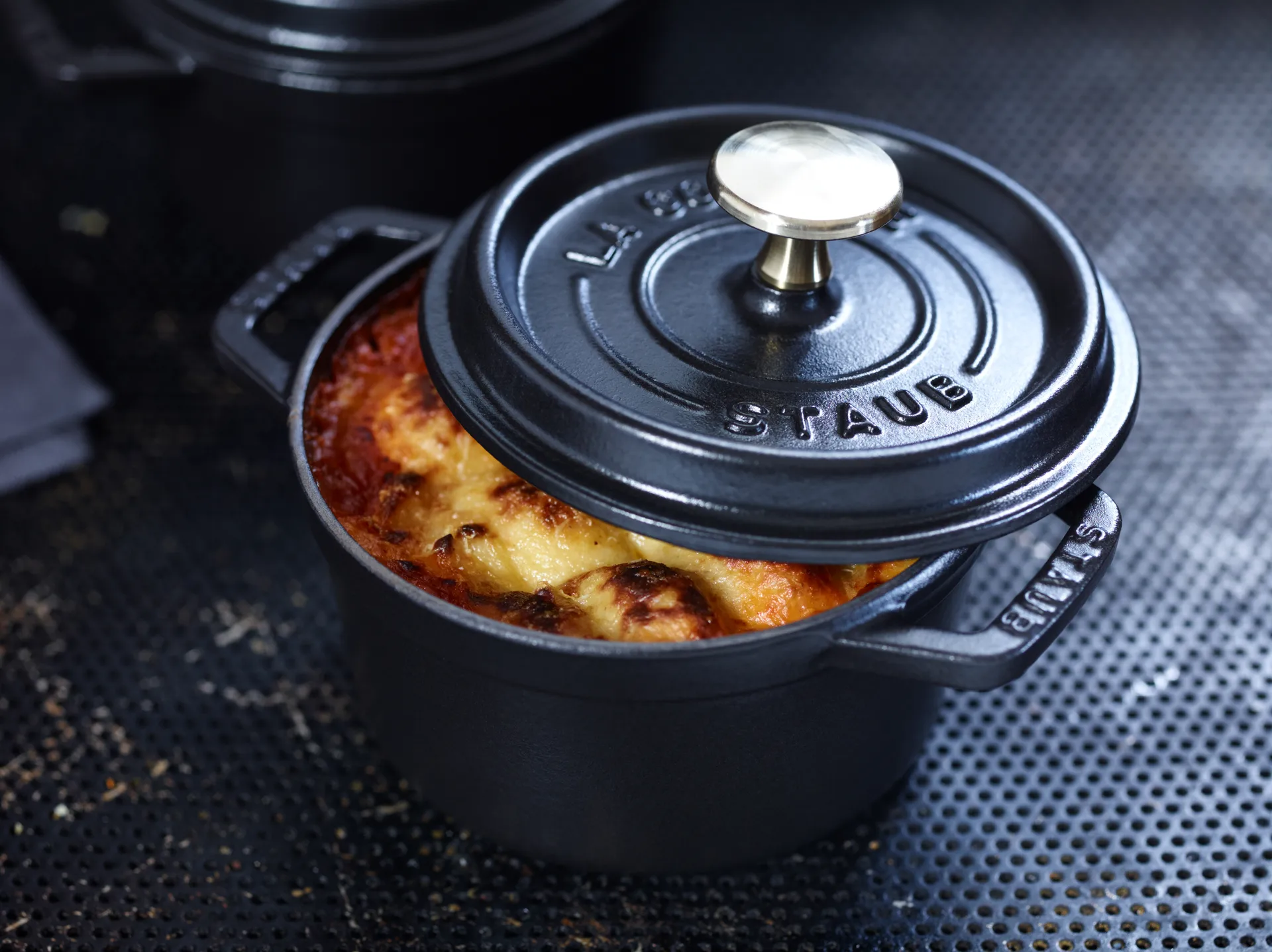 Cocotte ronde La Cocotte Staub fonte 0,8 L, Noir STAUB
