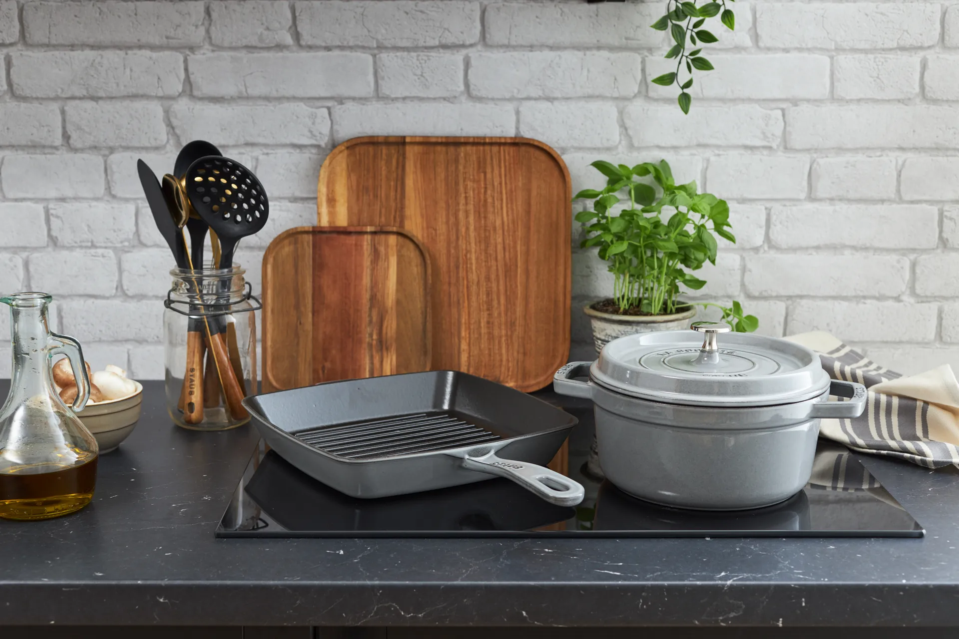 Cocotte ronde La Cocotte Staub fonte 1,7 L, Gris graphite STAUB