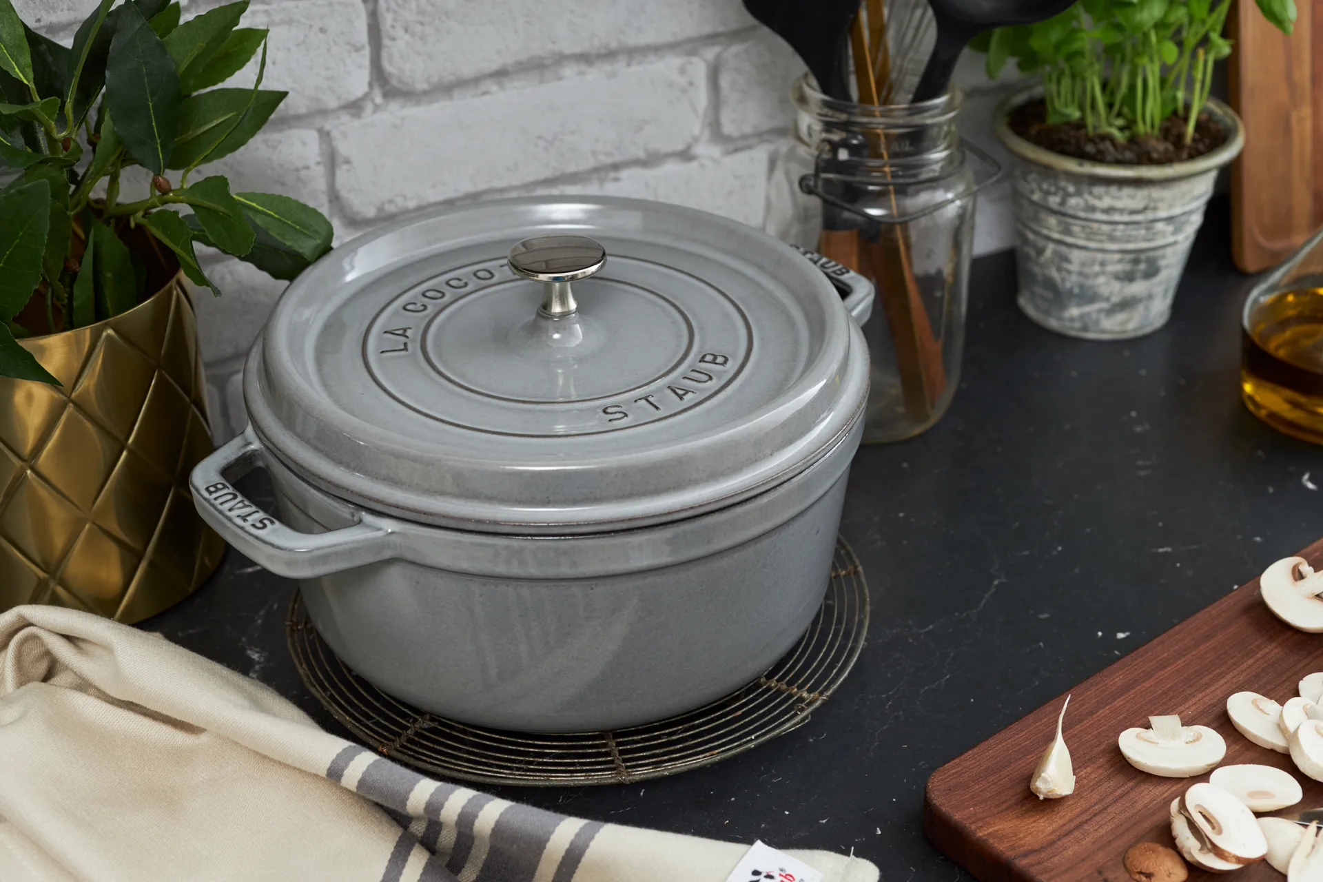 Cocotte ronde La Cocotte Staub fonte 2,2 L, Gris graphite STAUB