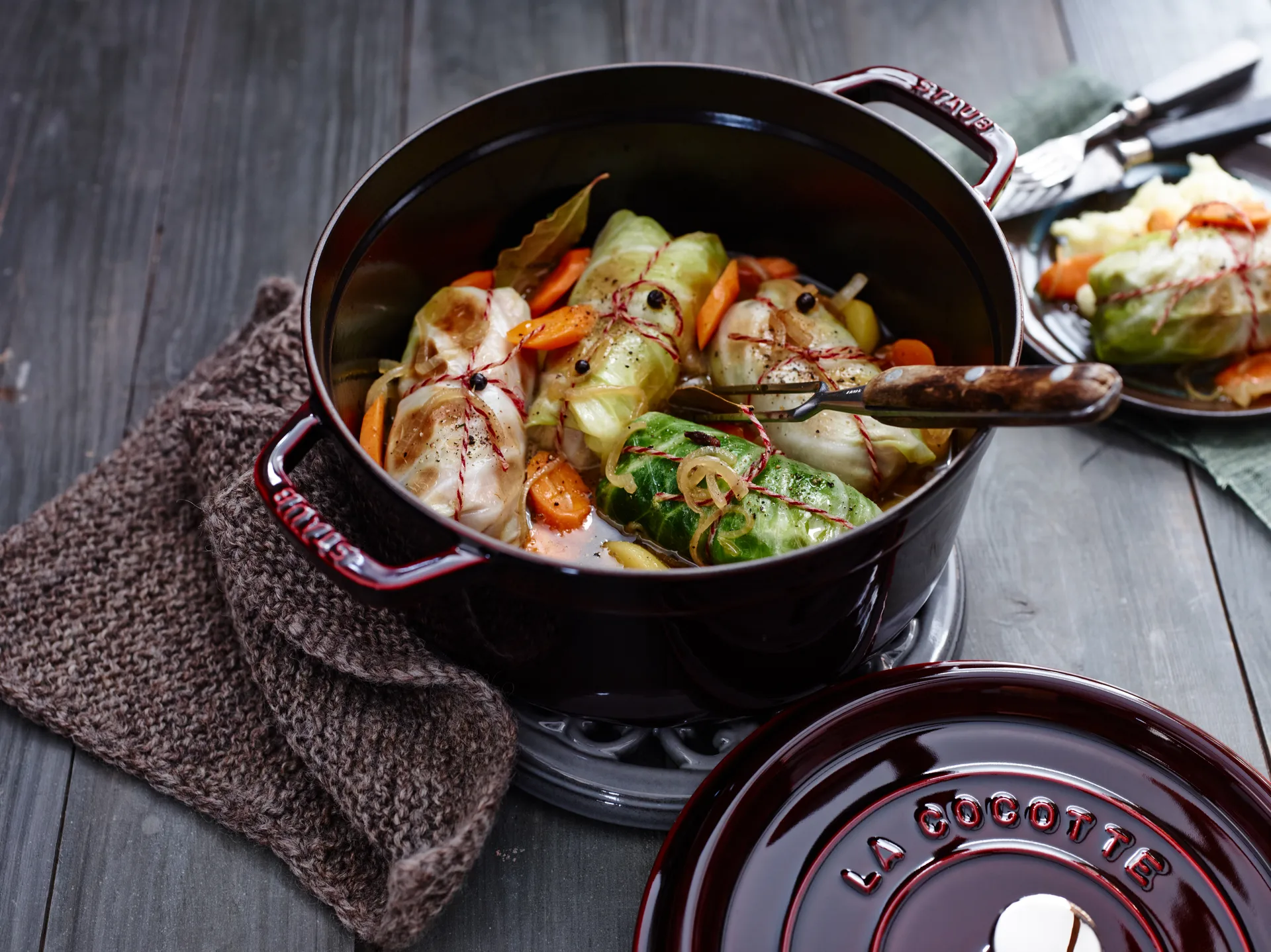 Cocotte ronde La Cocotte Staub fonte 2,6 L, Rouge grenadine STAUB