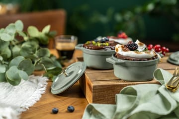 Cocotte ronde La Cocotte Staub fonte 3,8 L - Bois d'eucalyptus - STAUB