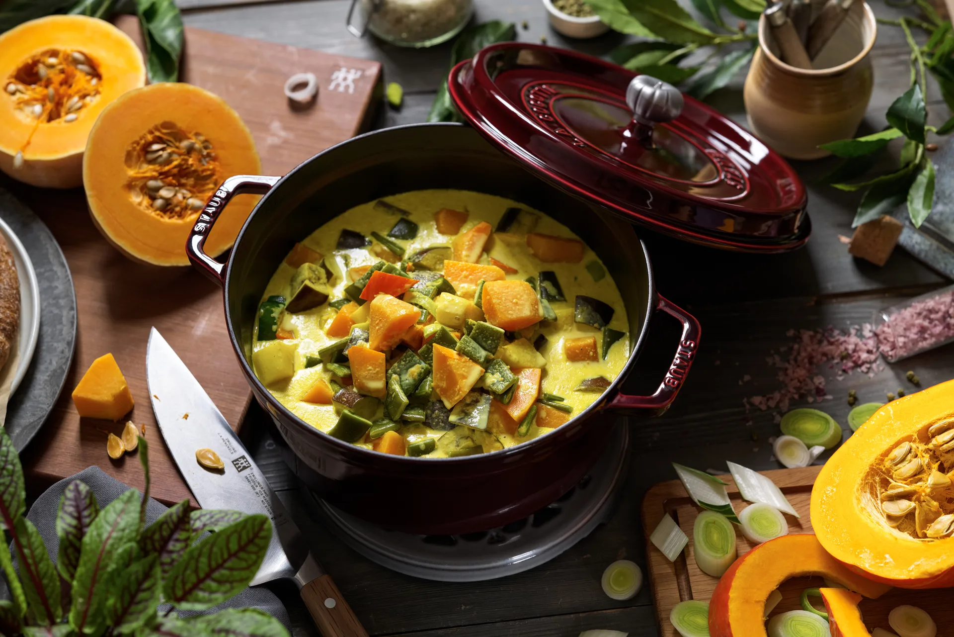 Cocotte ronde La Cocotte Staub fonte 3,8 L, Rouge grenadine STAUB