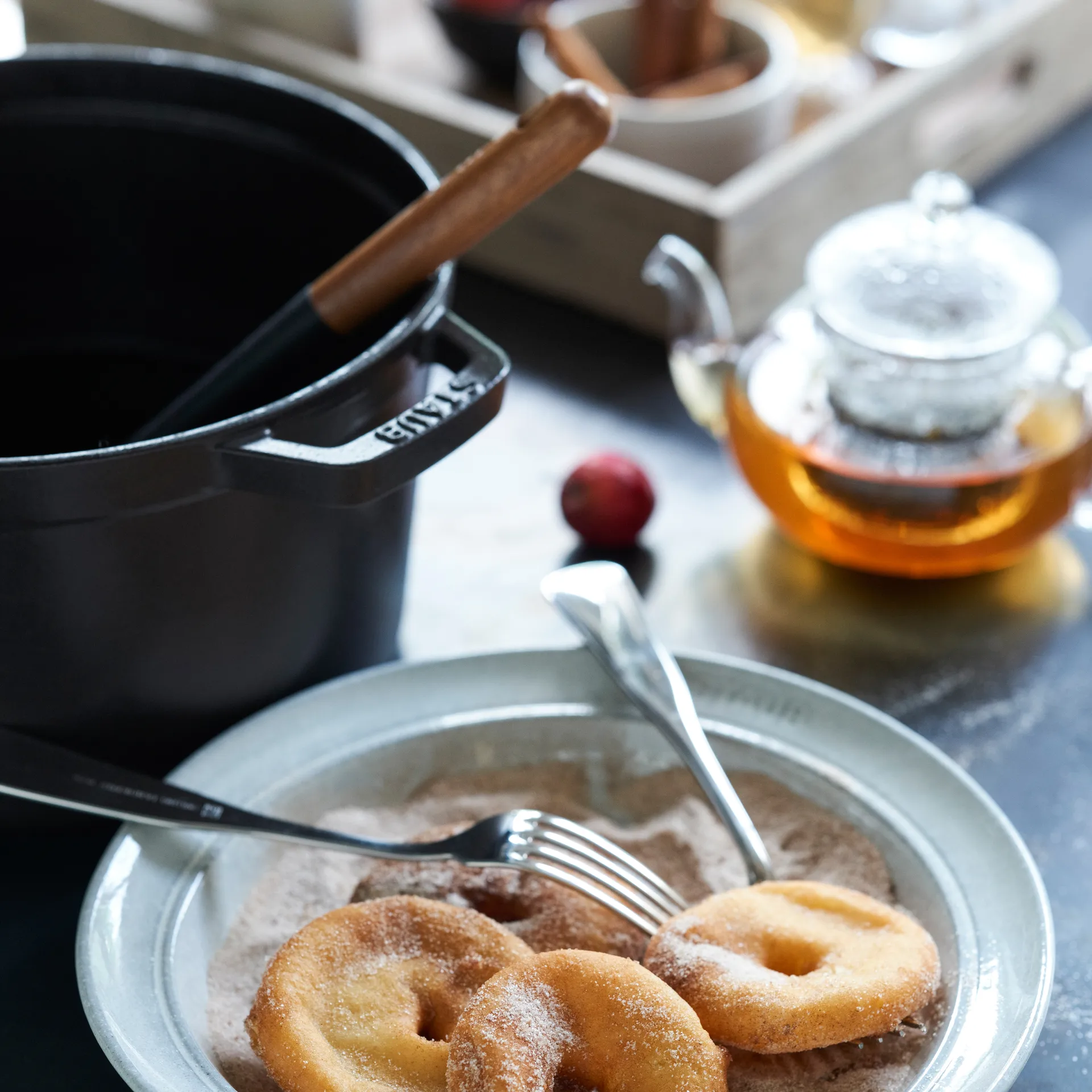 Cocotte ronde Staub modèle haut 4,8 L, Noir mat STAUB