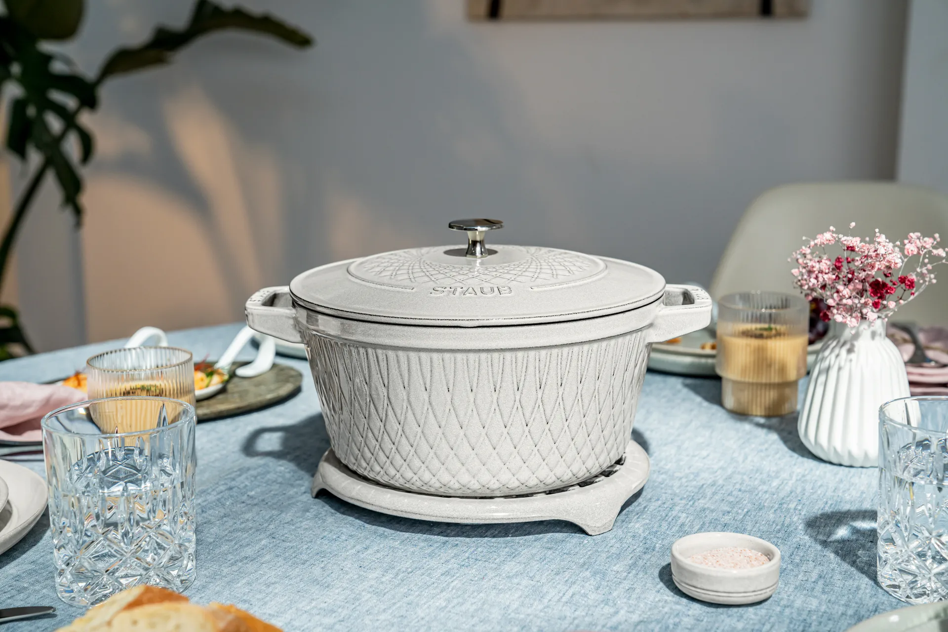Cocotte Twister La Cocotte Staub 4 L, White truffle STAUB