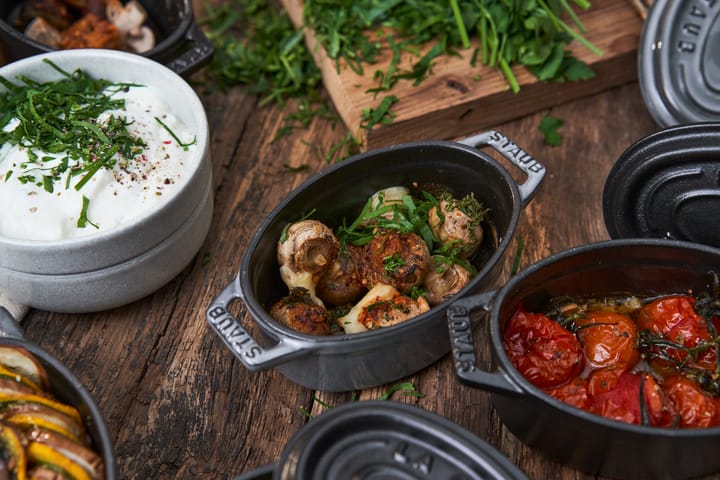 Mini cocotte ovale La Cocotte Staub 0,25 L, Noir STAUB