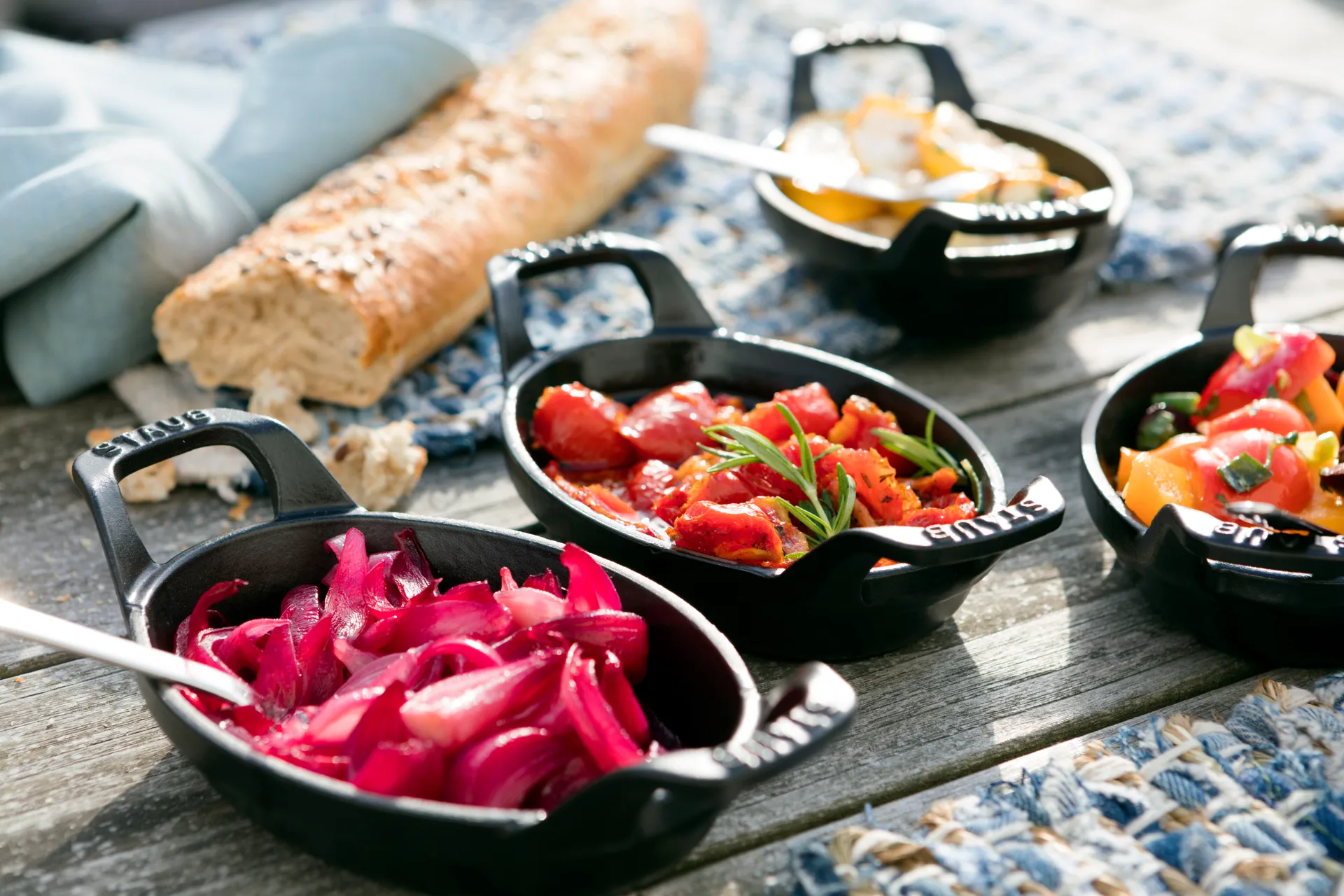 Plat à four ovale en fonte Staub 15 cm, Noir STAUB