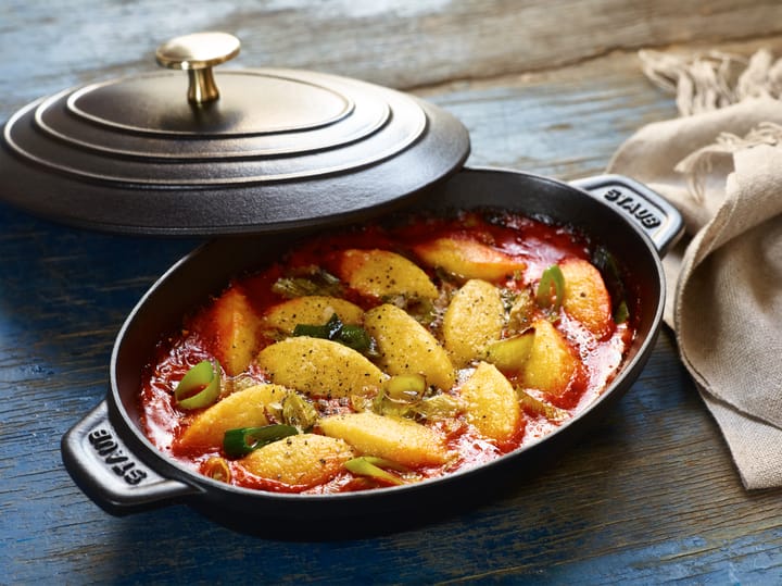 Plat à gratin Staub fonte avec couvercle ovale 23 cm, Noir STAUB