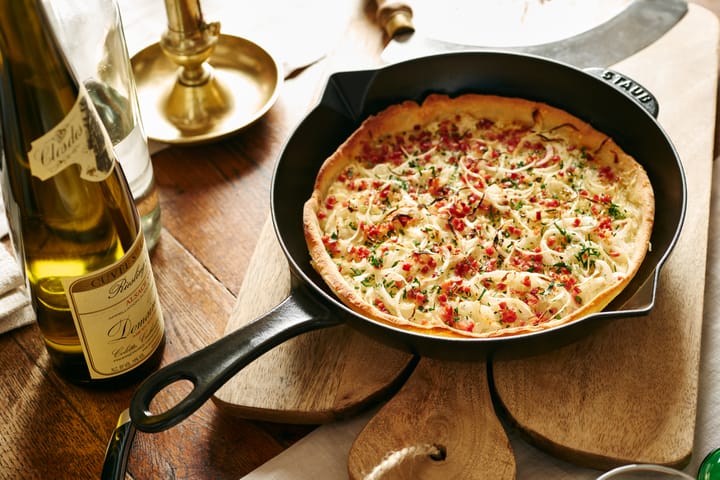 Poêle à frire Staub fonte noire avec bec verseur Ø26 cm, Noir STAUB