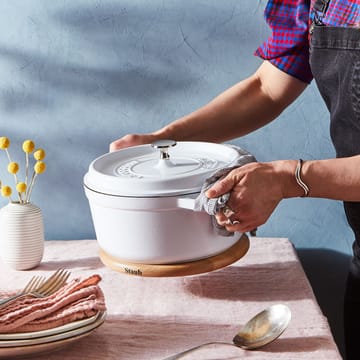 Sous-plat magnétique rond en hêtre Staub - 23 cm - STAUB