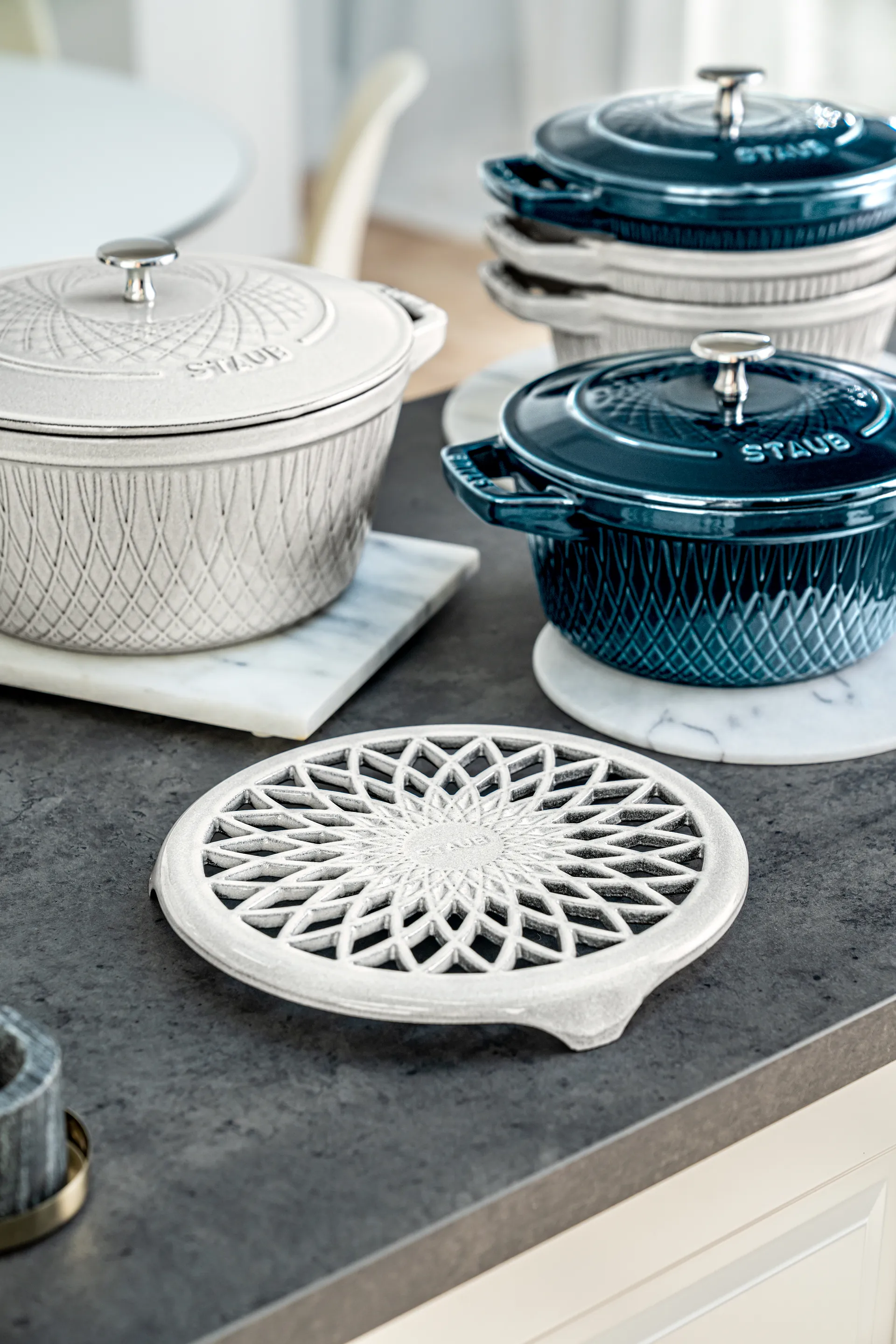 Sous-plat Twister Staub 18,5x19 cm, White truffle STAUB