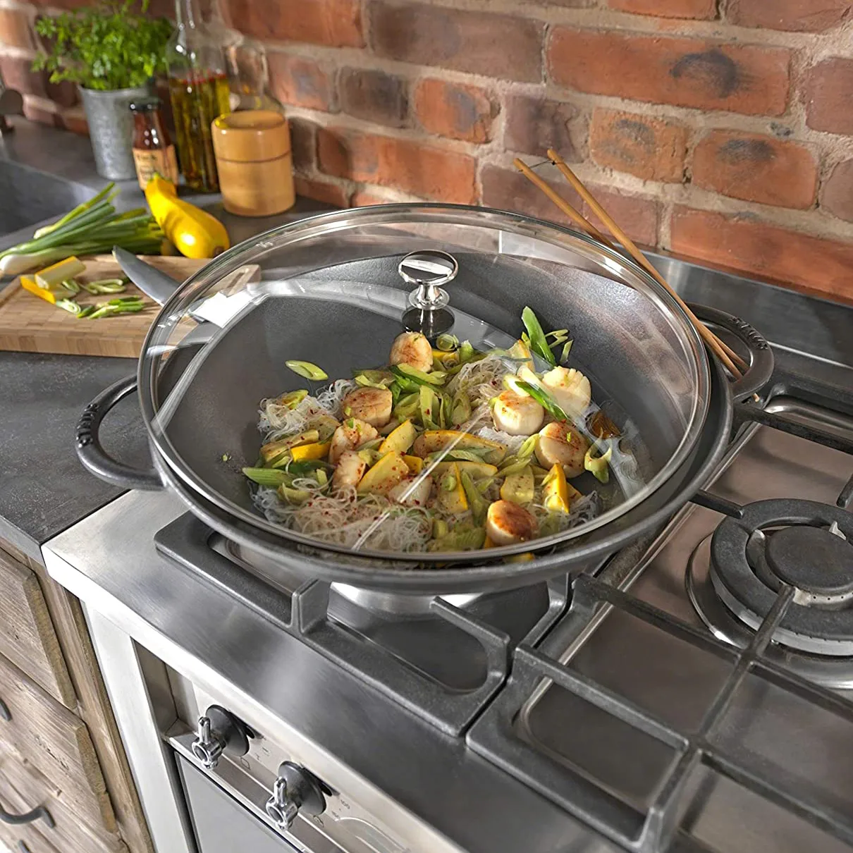 Wok avec couvercle en verre Ø37 cm 5,7 L, Gris STAUB