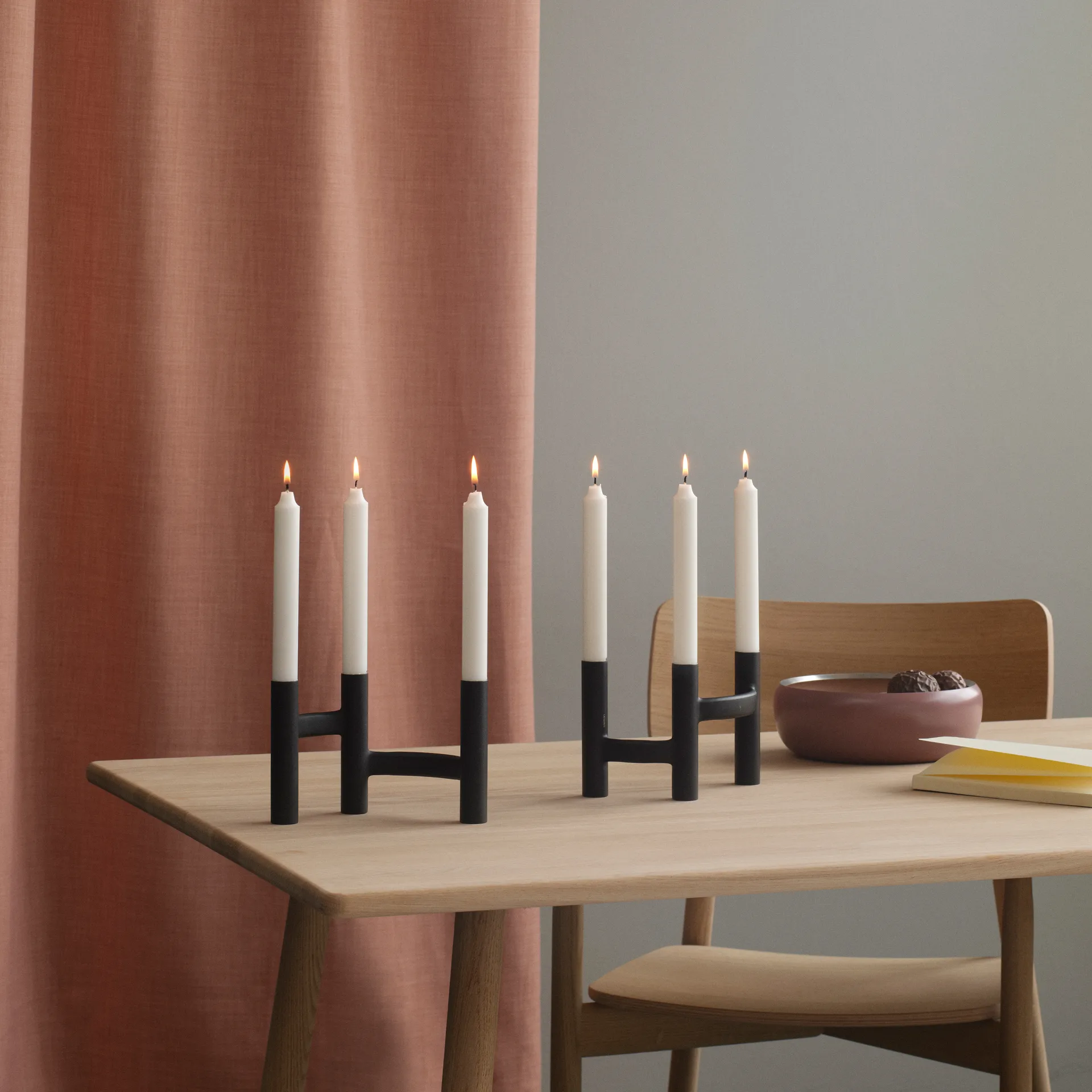 Bougeoir à trois bras Ora, Noir Stelton