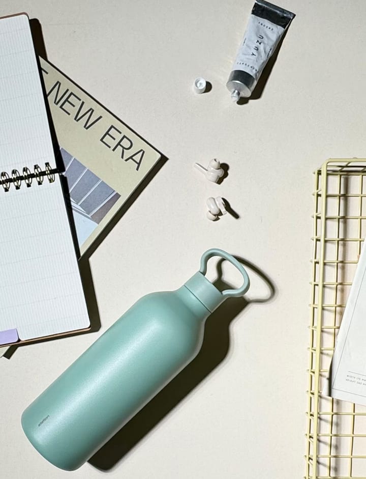 Bouteille isotherme Tabi 1 L, Dusty green Stelton