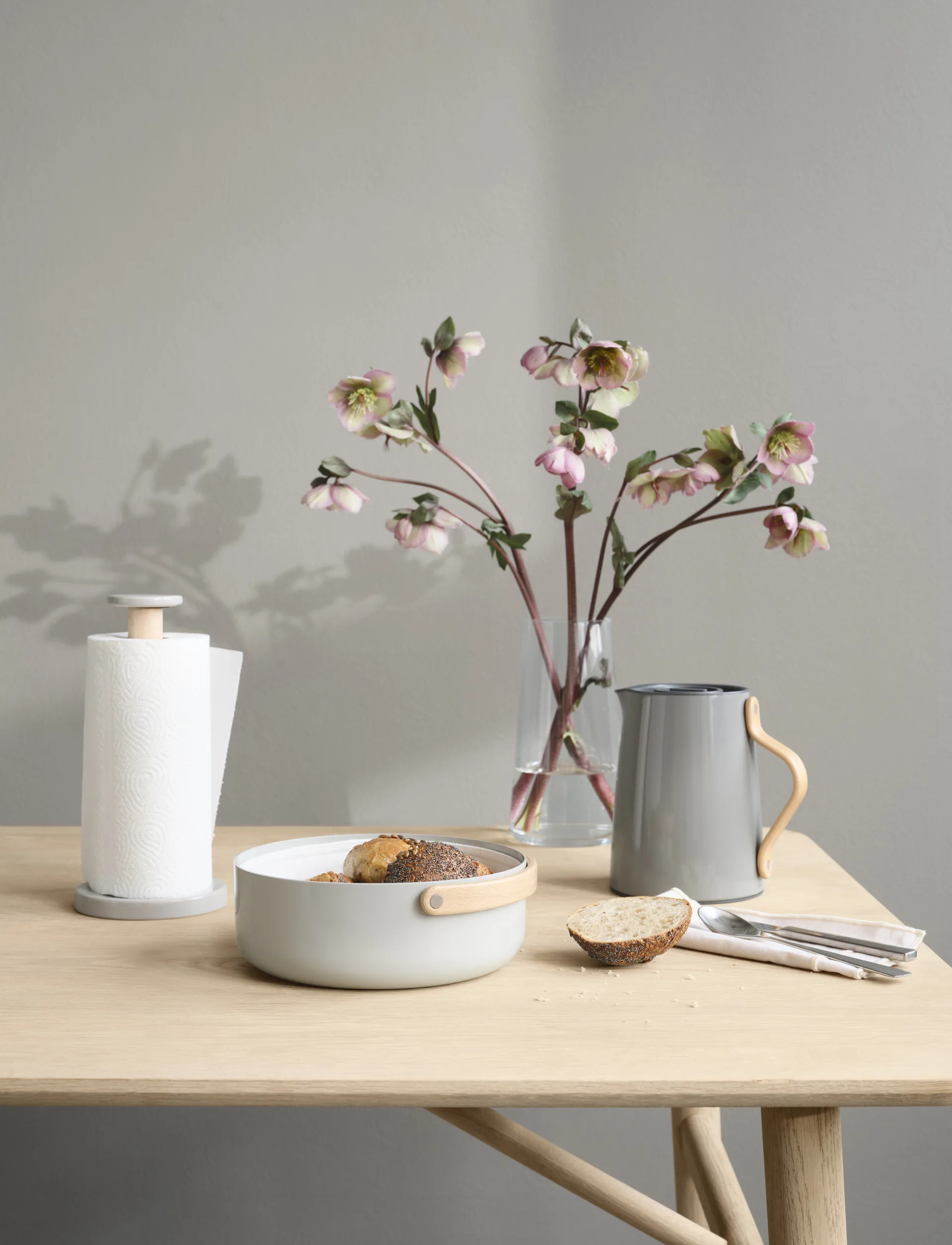 Corbeille à pain Emma avec poignée Ø23 cm, Gris-Hêtre Stelton
