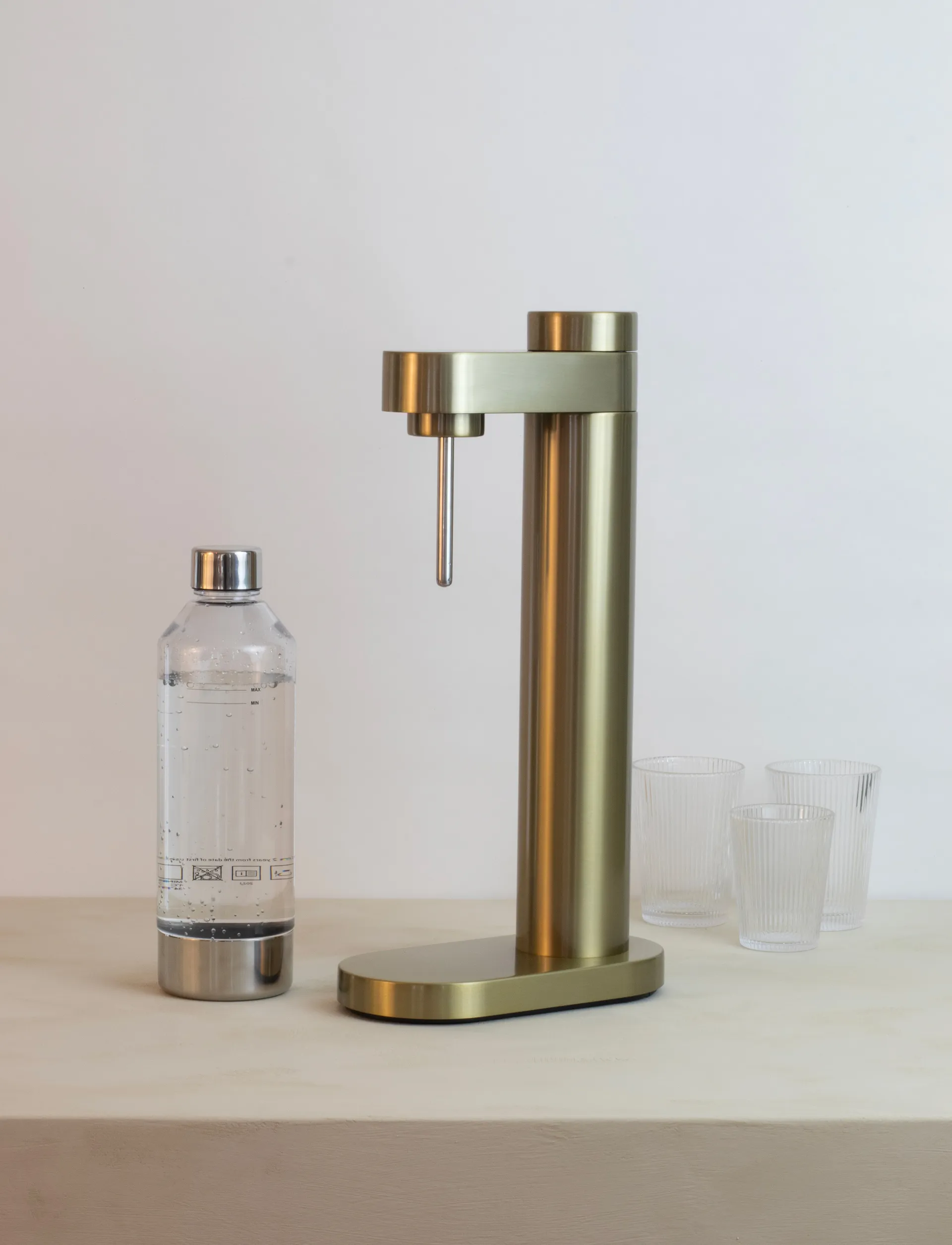 Machine à eau gazeuse Brus, Brushed brass Stelton
