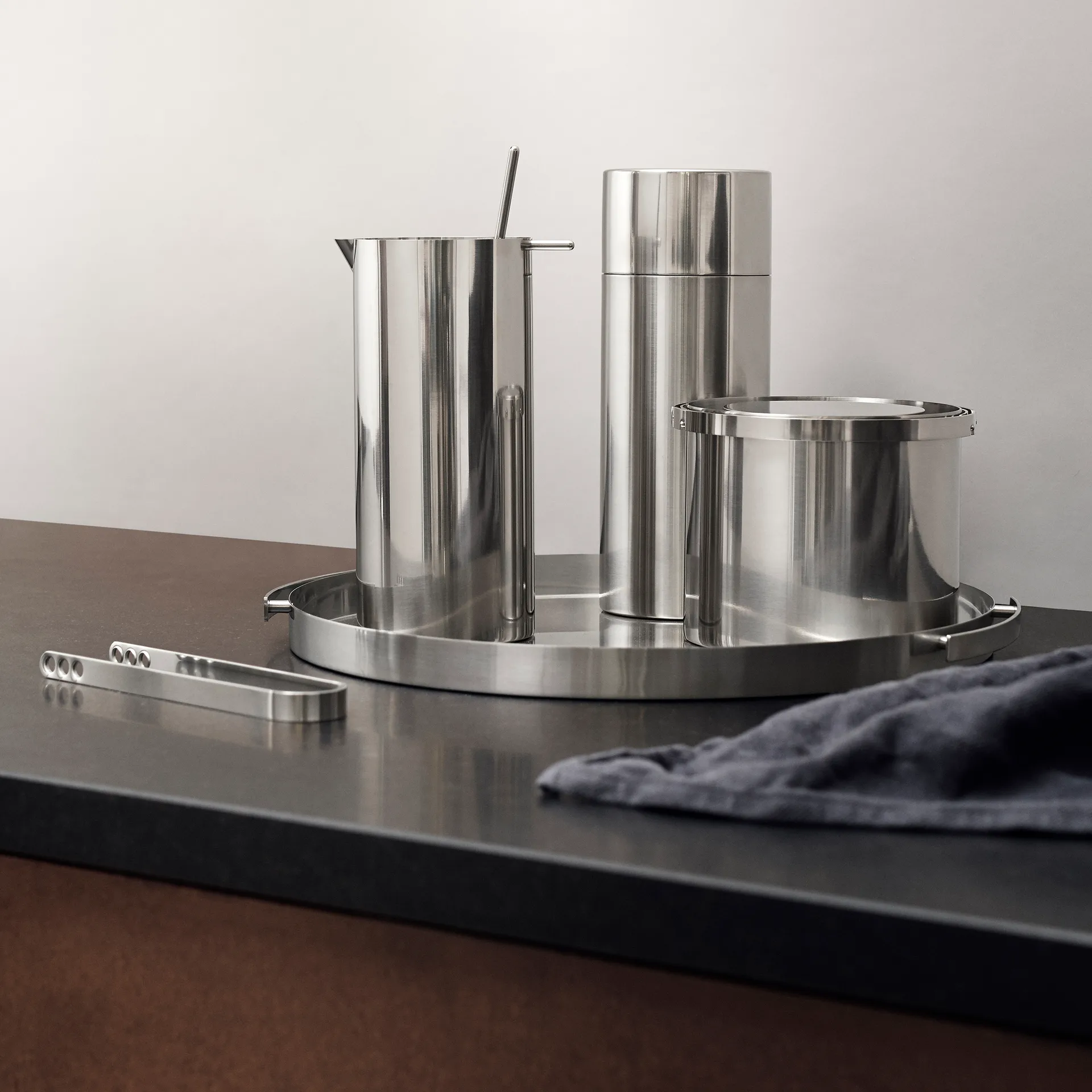 Pichet à cocktail AJ cylinda-line 1 l, acier inoxydable Stelton
