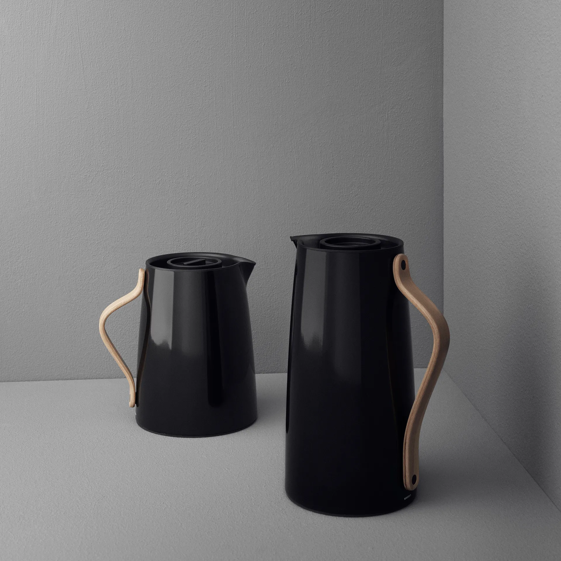 Pichet à thé isotherme Emma, Noir Stelton