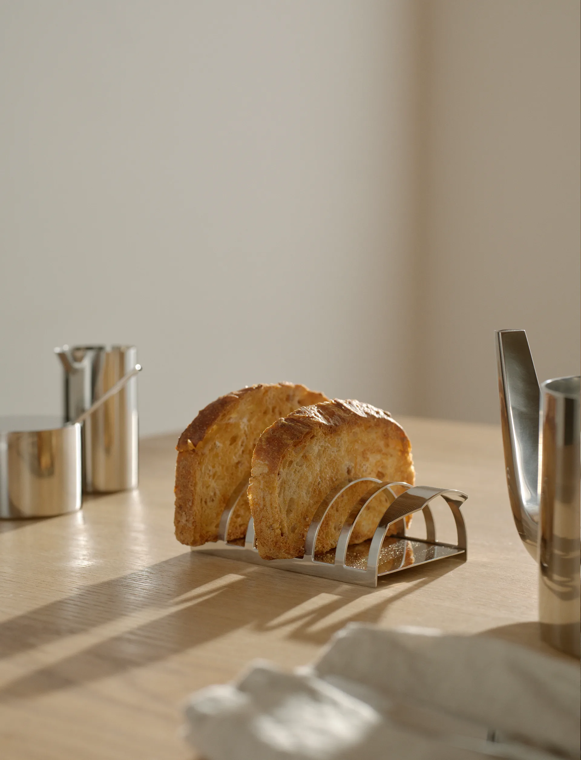 Porte-pain Arne Jacobsen 15,8 cm, Steel Stelton
