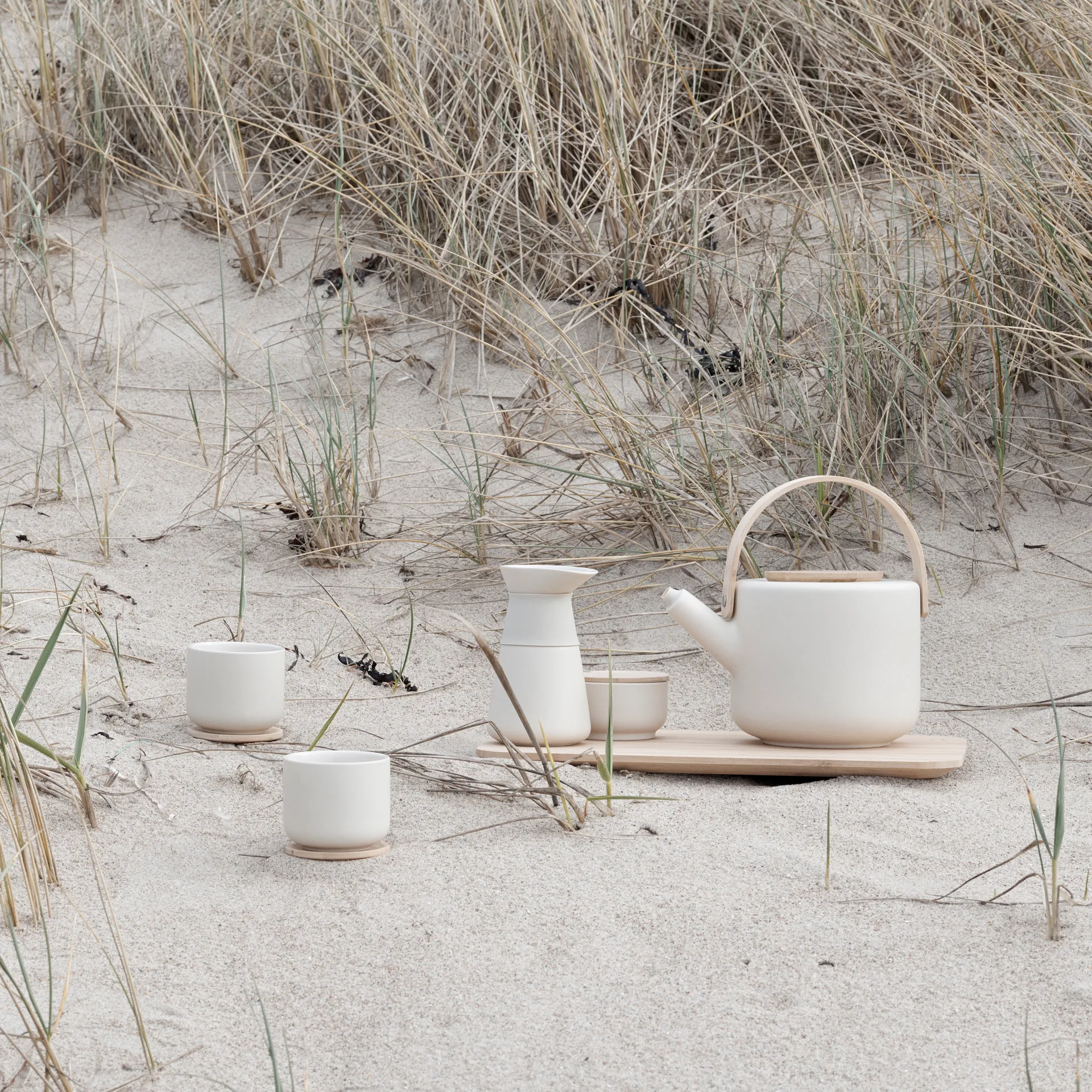 Tasse Theo avec soucoupe, Sand Stelton