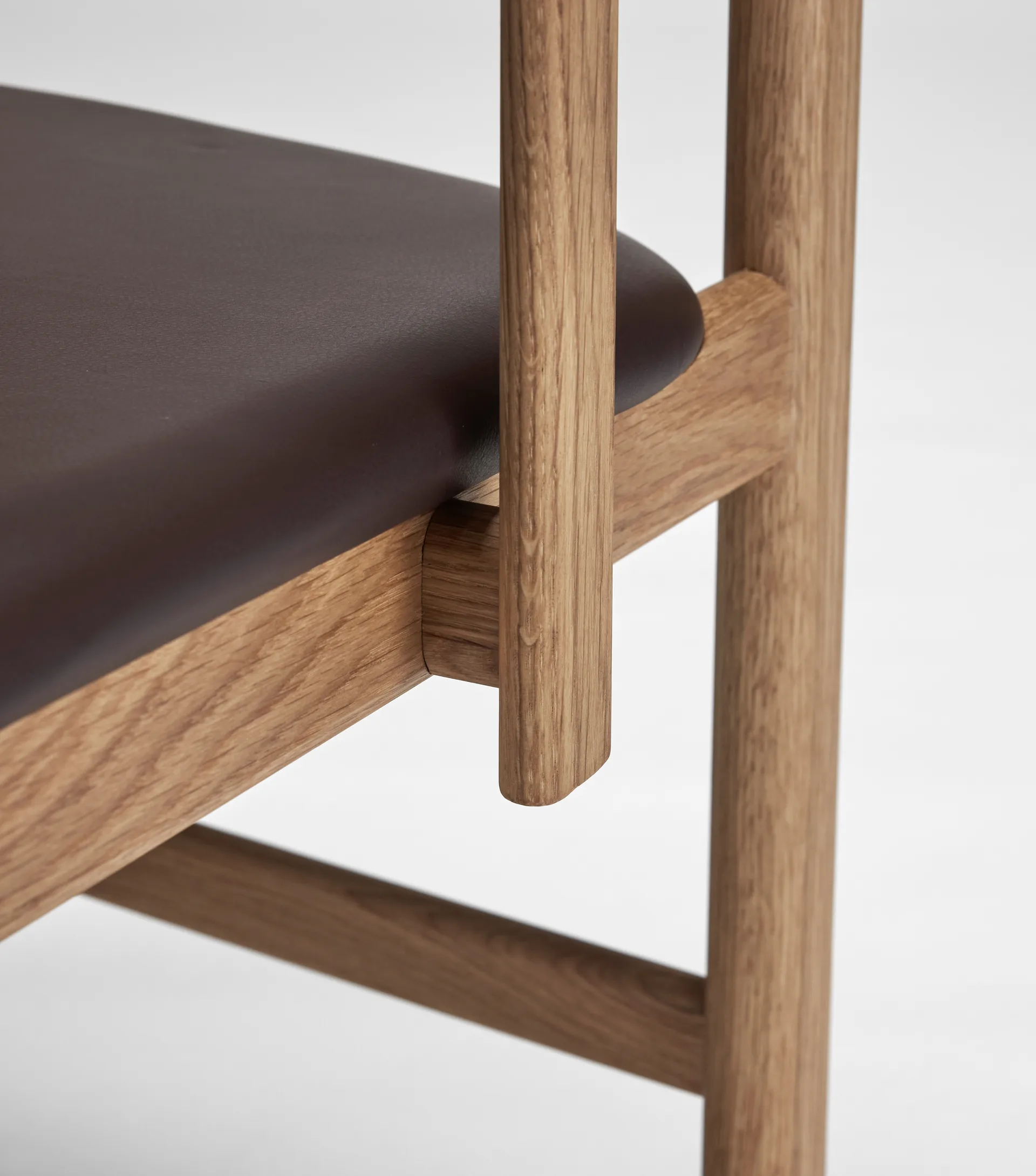 Chaise à accoudoirs Pal, Chêne naturel huilé - Elmosoft 93129 Stolab