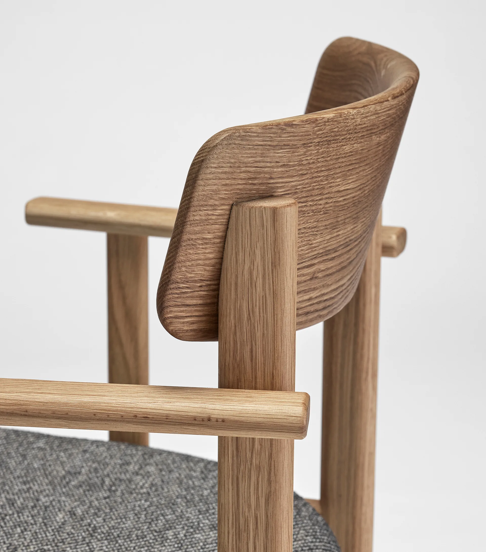 Chaise à accoudoirs Pal, Chêne naturel huilé - Tornado V3576 Stolab