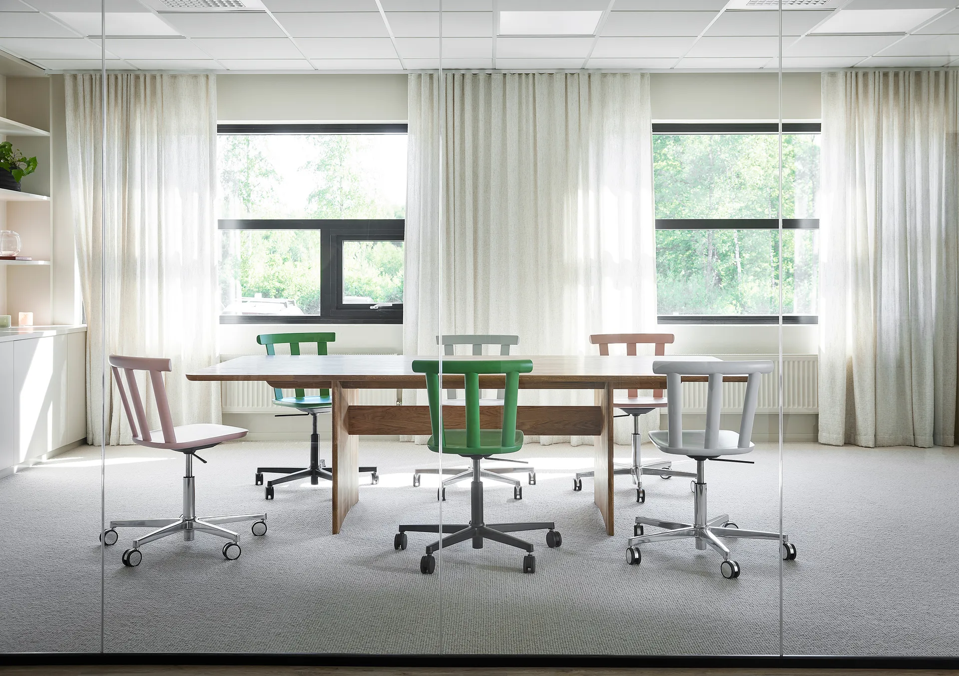 Chaise Alt sur pied pivotant avec assise rembourrée en bouleau, Hallingdal 65-103 grey/beige-blanc 21 Stolab