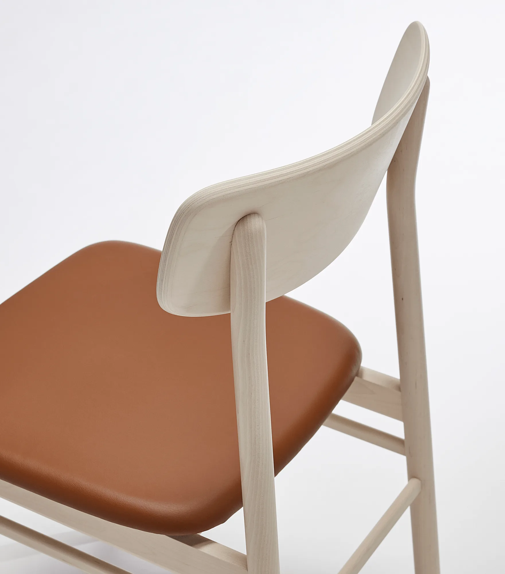 Chaise Prima Vista, Cuir Elmosoft 43807 cognac-bouleau, finition mate claire Stolab