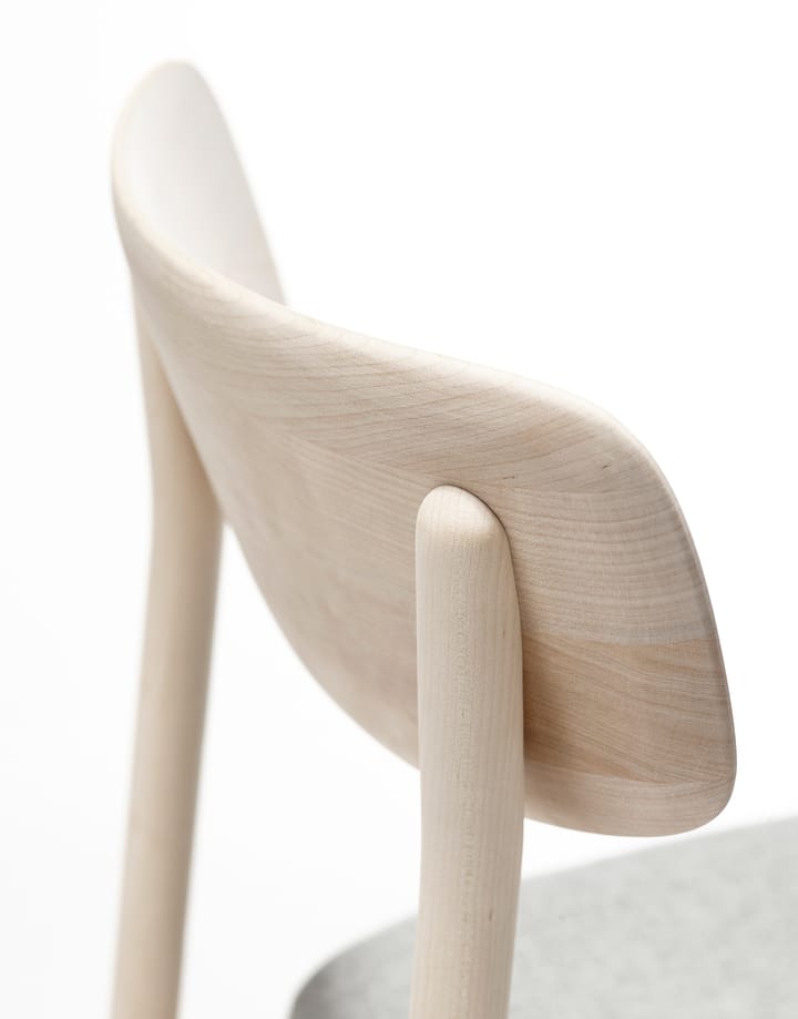 Chaise Prima Vista en bouleau huilé blanc, Tissu hallingdal 65-130 gris Stolab