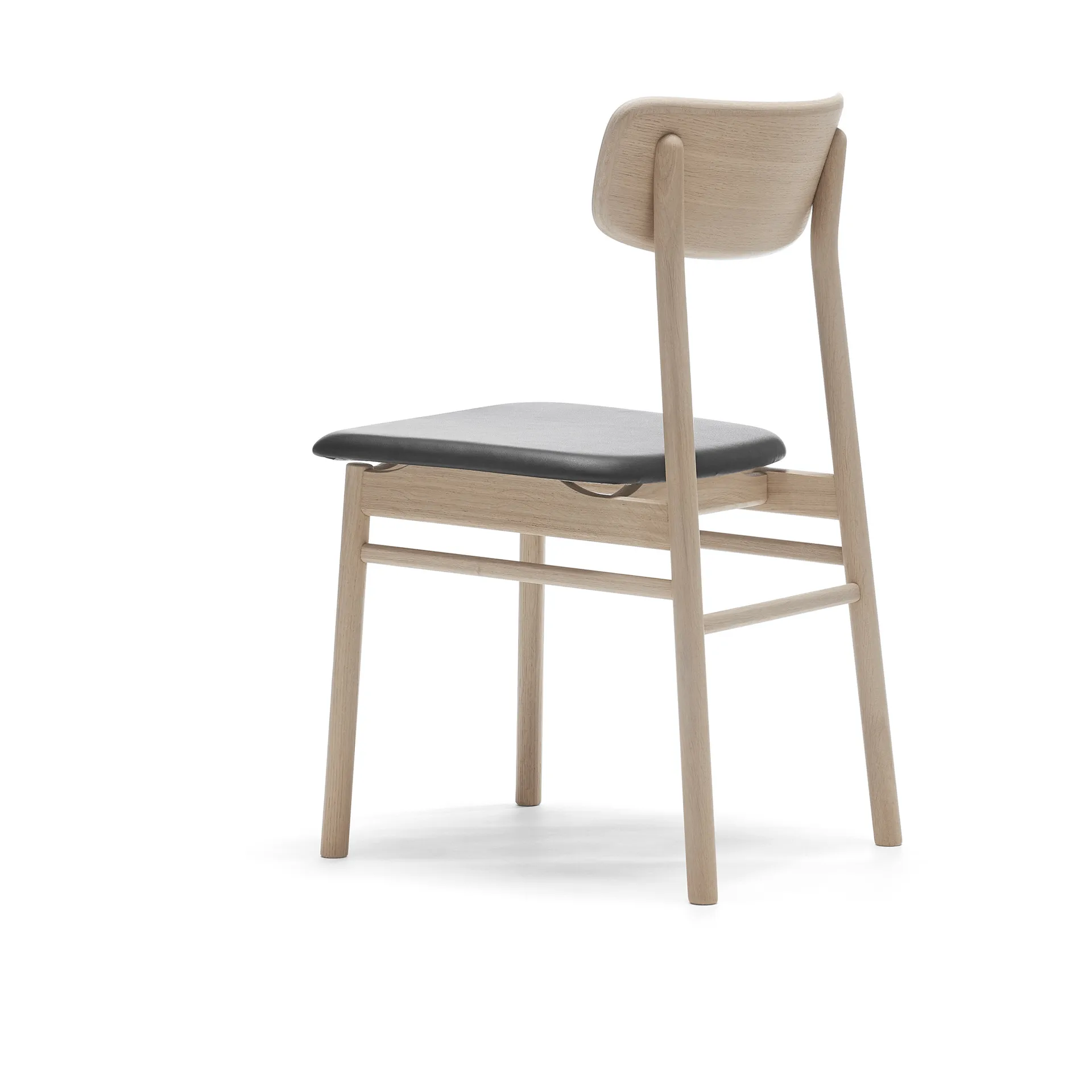 Chaise Prima Vista en chêne blanc huilé, Cuir Elmosoft 99001 noir Stolab