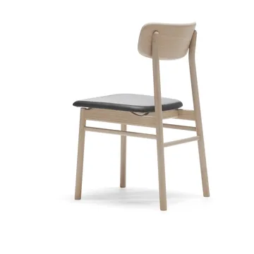 Chaise Prima Vista en chêne blanc huilé - Cuir Elmosoft 99001 noir - Stolab