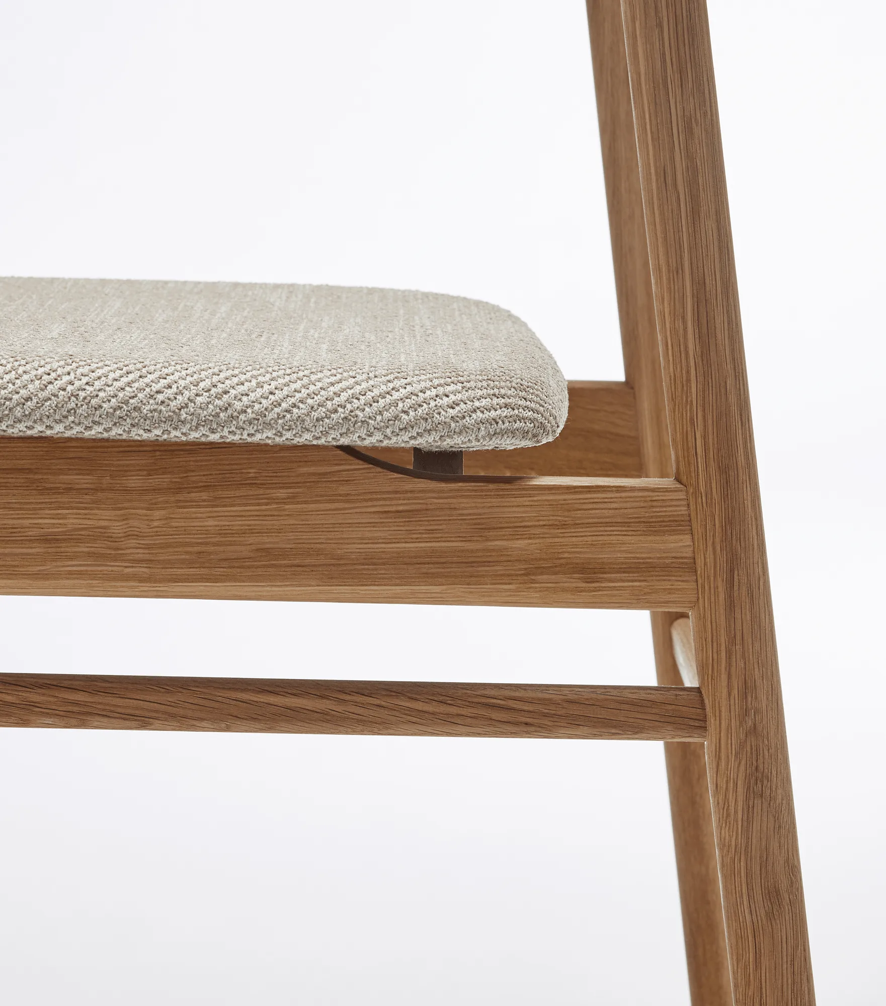 Chaise Prima Vista en chêne huilé, Tissu Atto Driftwood V3576/01 gris Stolab