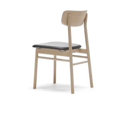 Chaise Prima Vista en chêne laqué mat clair - Cuir Elmosoft 99001 noir - Stolab