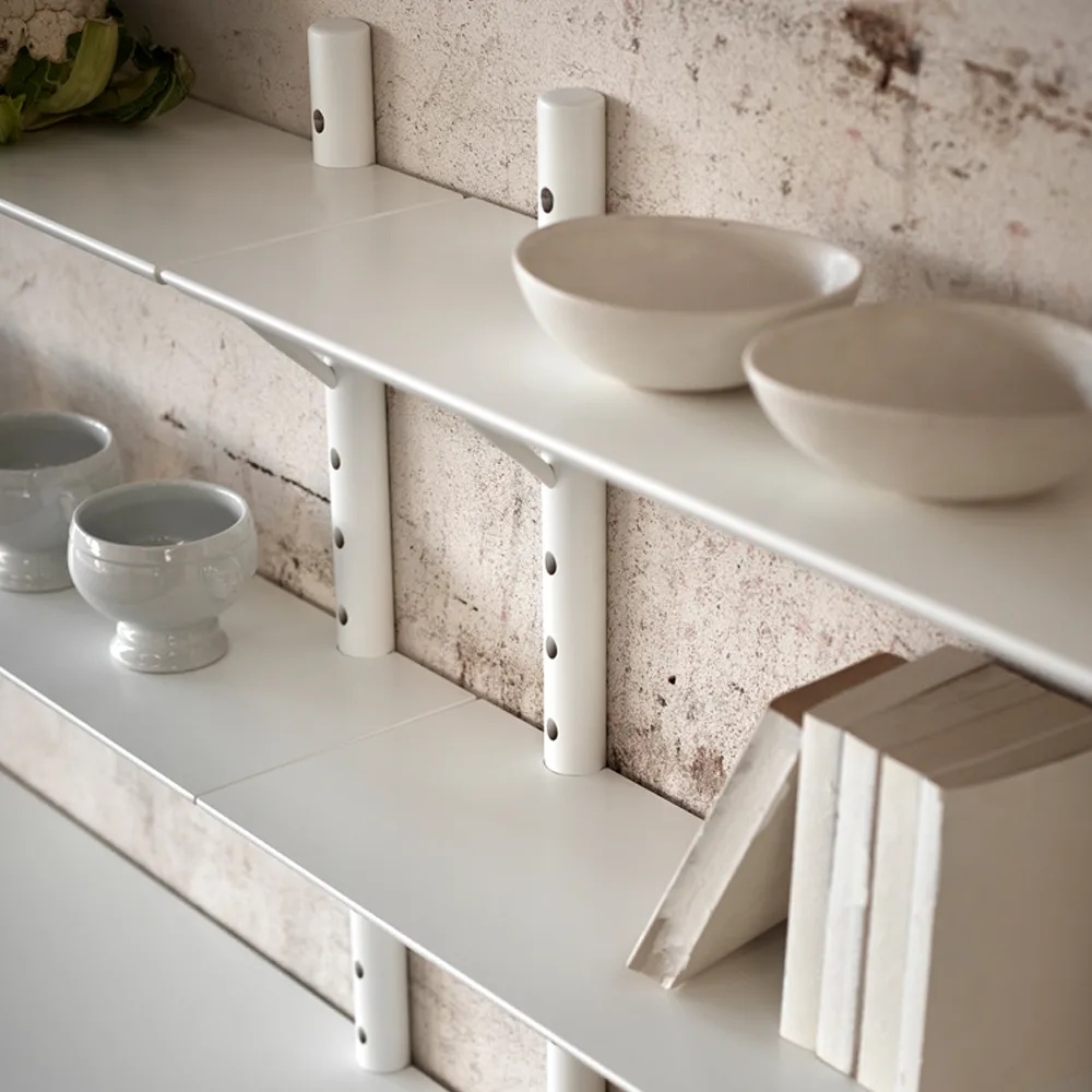 Étagère murale Ikon, bouleau laqué mat clair, profondeur 21 cm Stolab