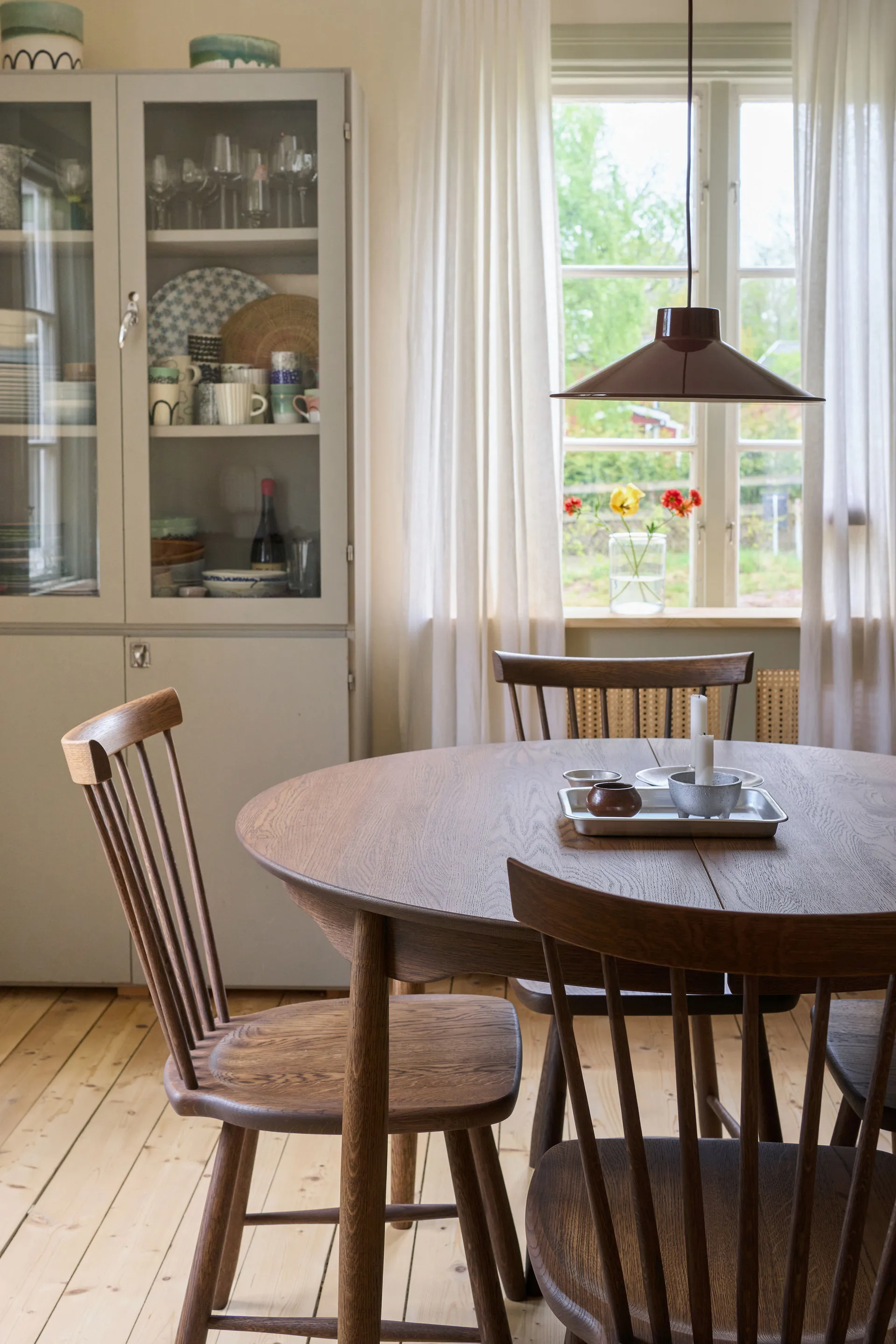Table à manger divisible Carl Ø115 cm, Chocolat brown huile Édition Spéciale (chêne), Ø115 cm Stolab
