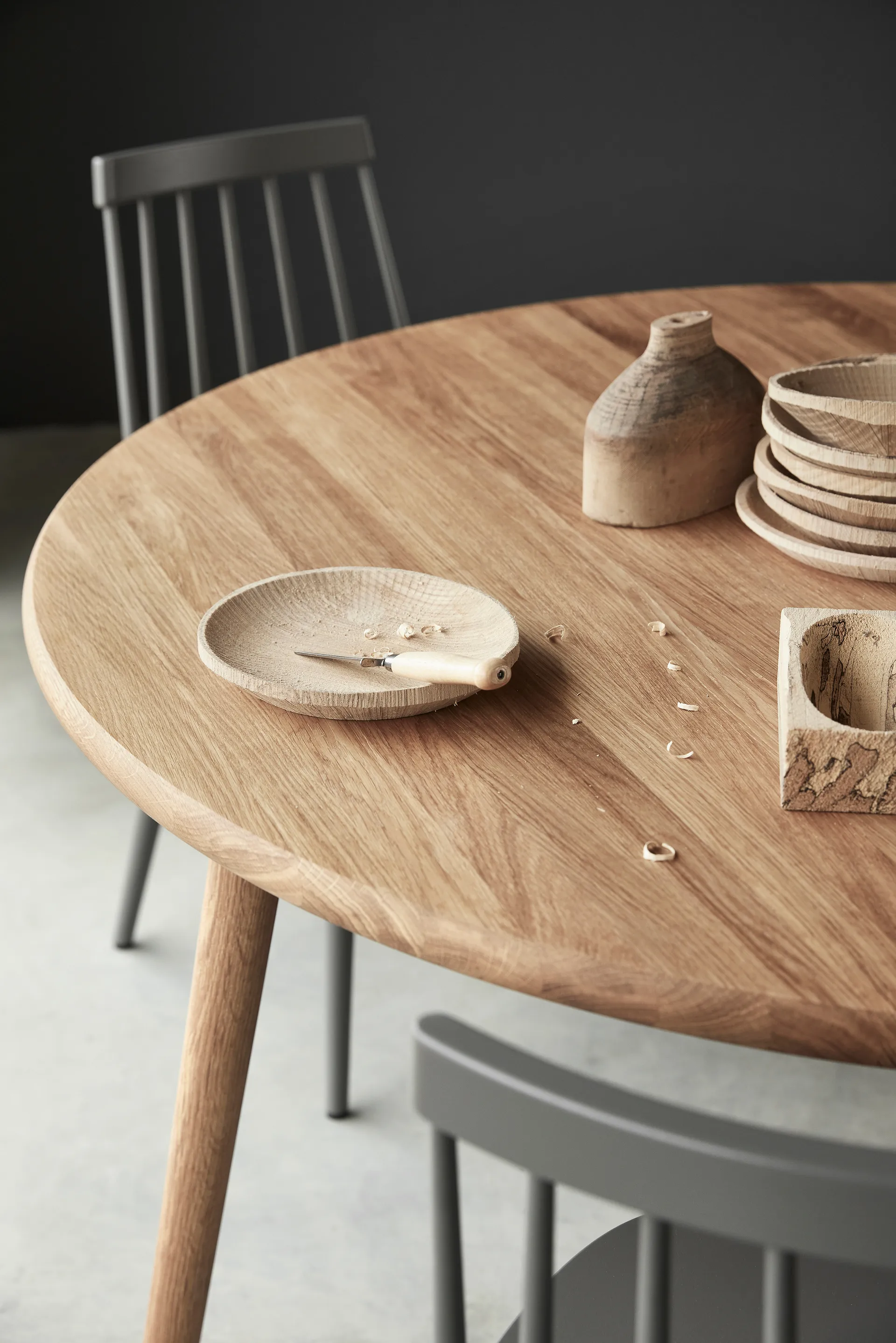Table Miss Tailor Ø130 cm, chêne huile naturel, plateau fixe Stolab