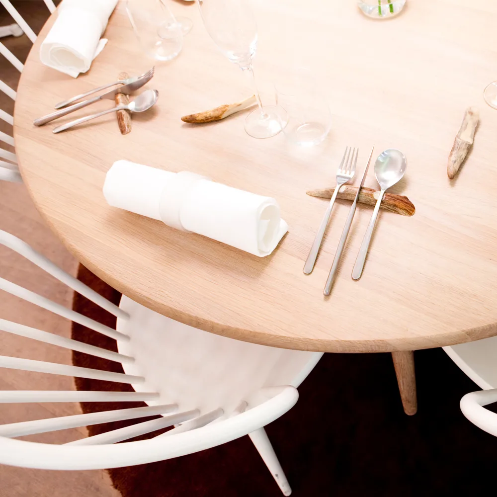 Table Miss Tailor Ø90 cm, chêne huile naturel, plateau fixe Stolab