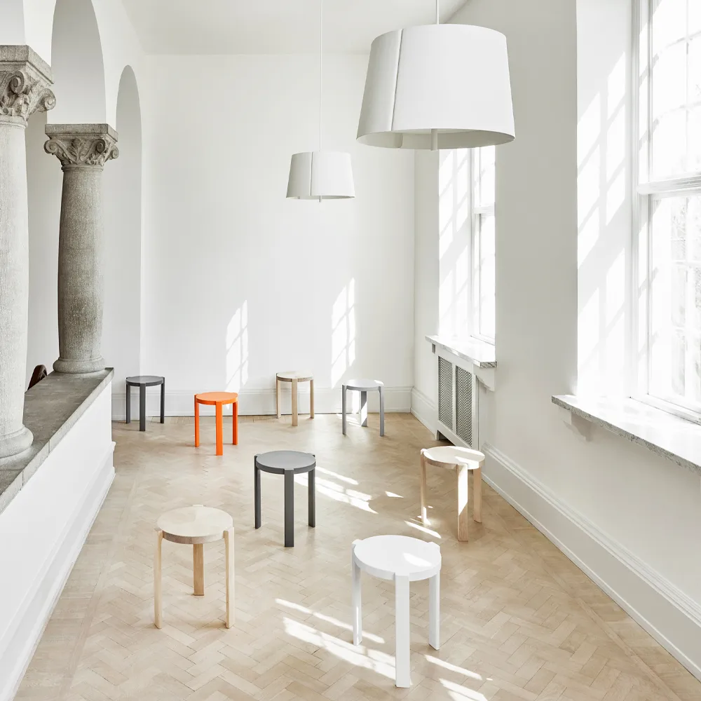 Tabouret Bolt, bouleau laqué mat clair Stolab