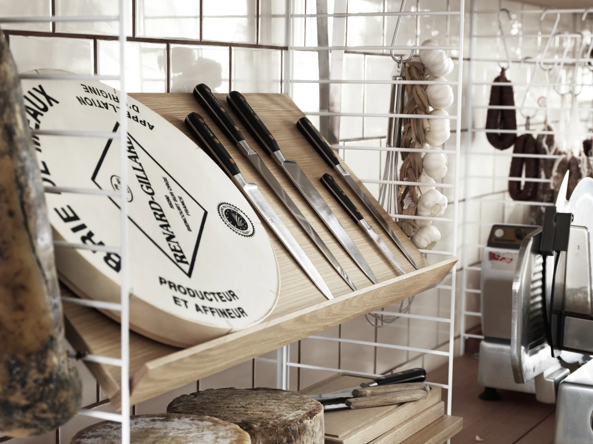 Porte-revues String bois, chêne, 78x30 cm String