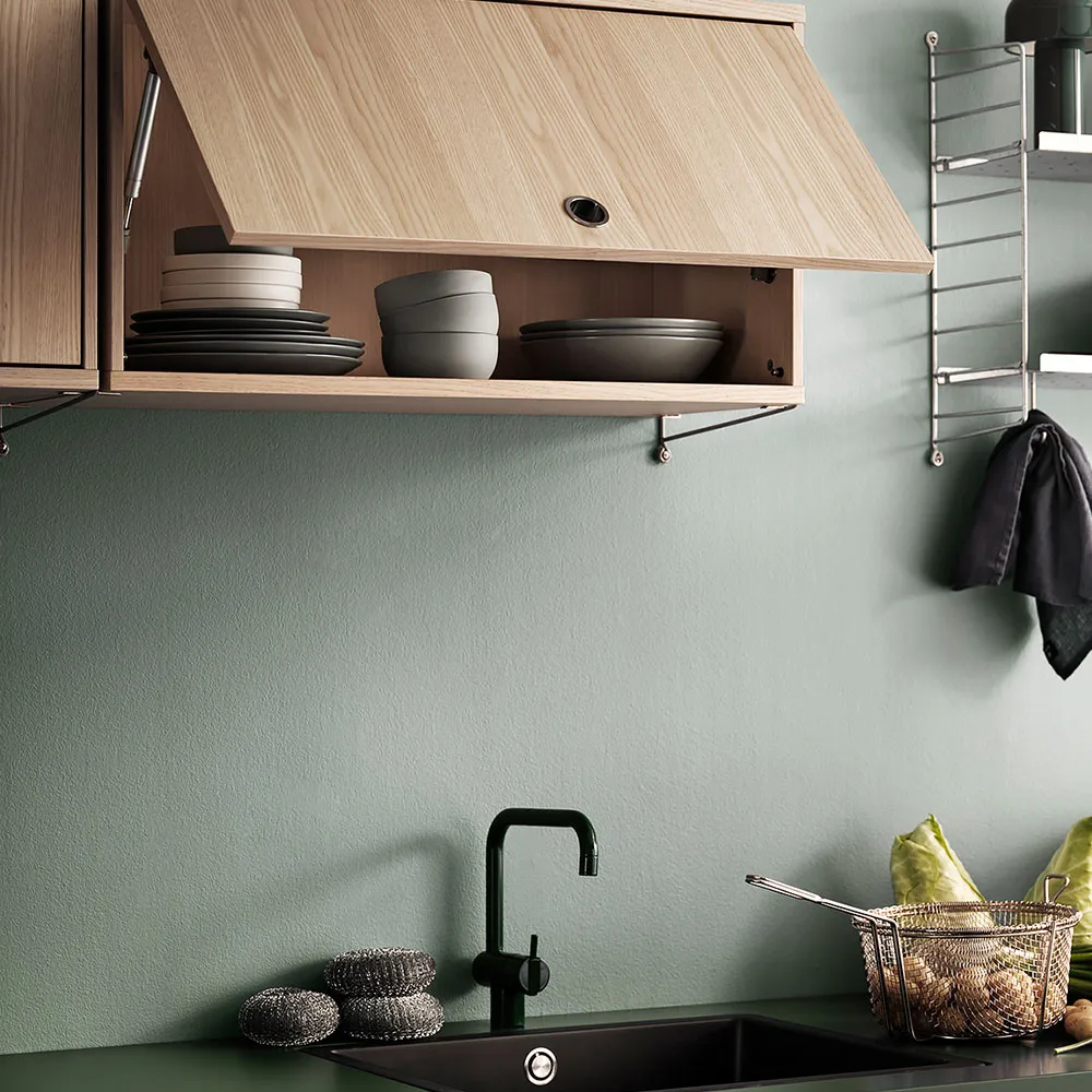 Surmeuble String, Frêne lasuré noir, 78x30 cm String