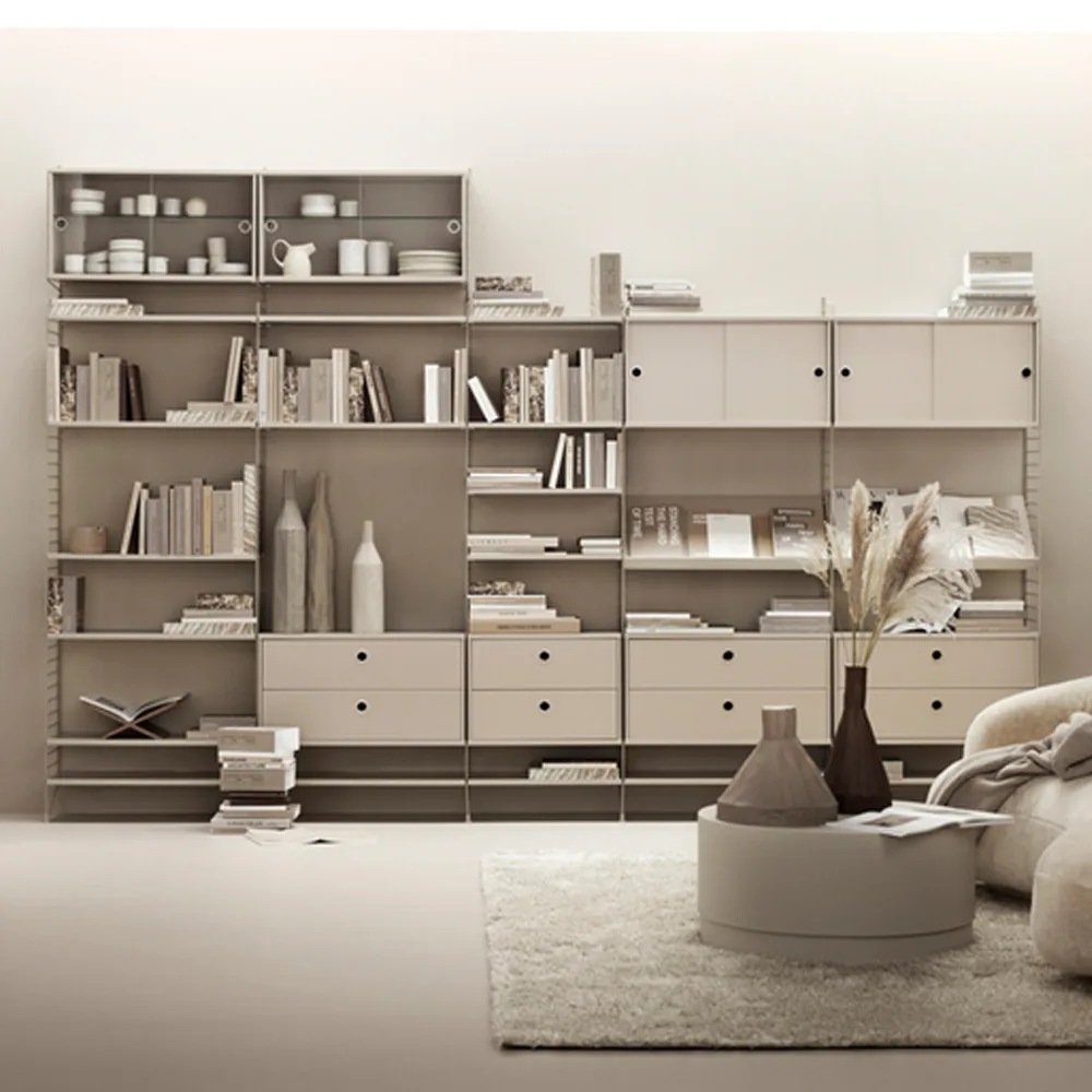 Vitrine String, Frêne lasuré noir, 78x30 cm String