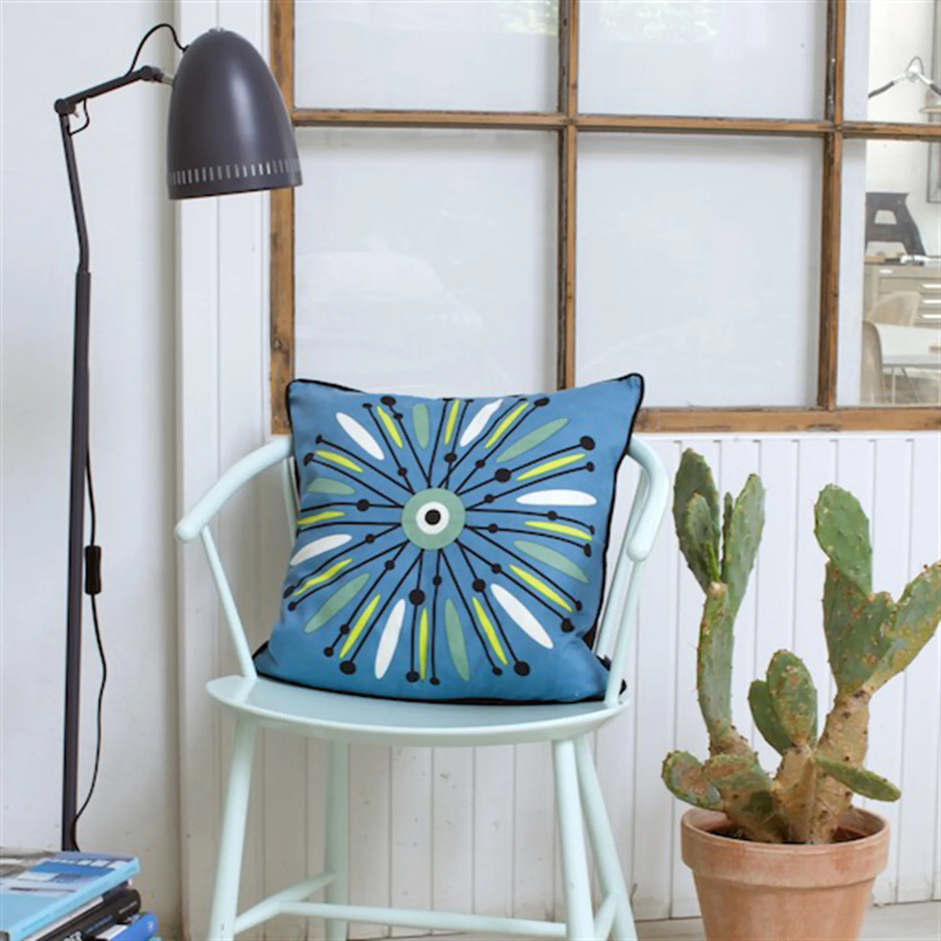 Lampe sur pied Dynamo, matt almost black (noir) Superliving