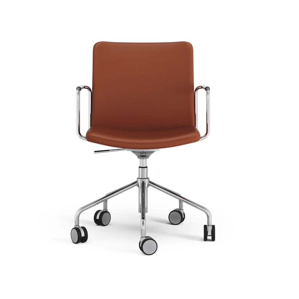 Chaise de bureau Stella réglable en hauteur, cuir elmosoft 33004 marron, chrome, aucune inclinaison au dos
 Swedese
