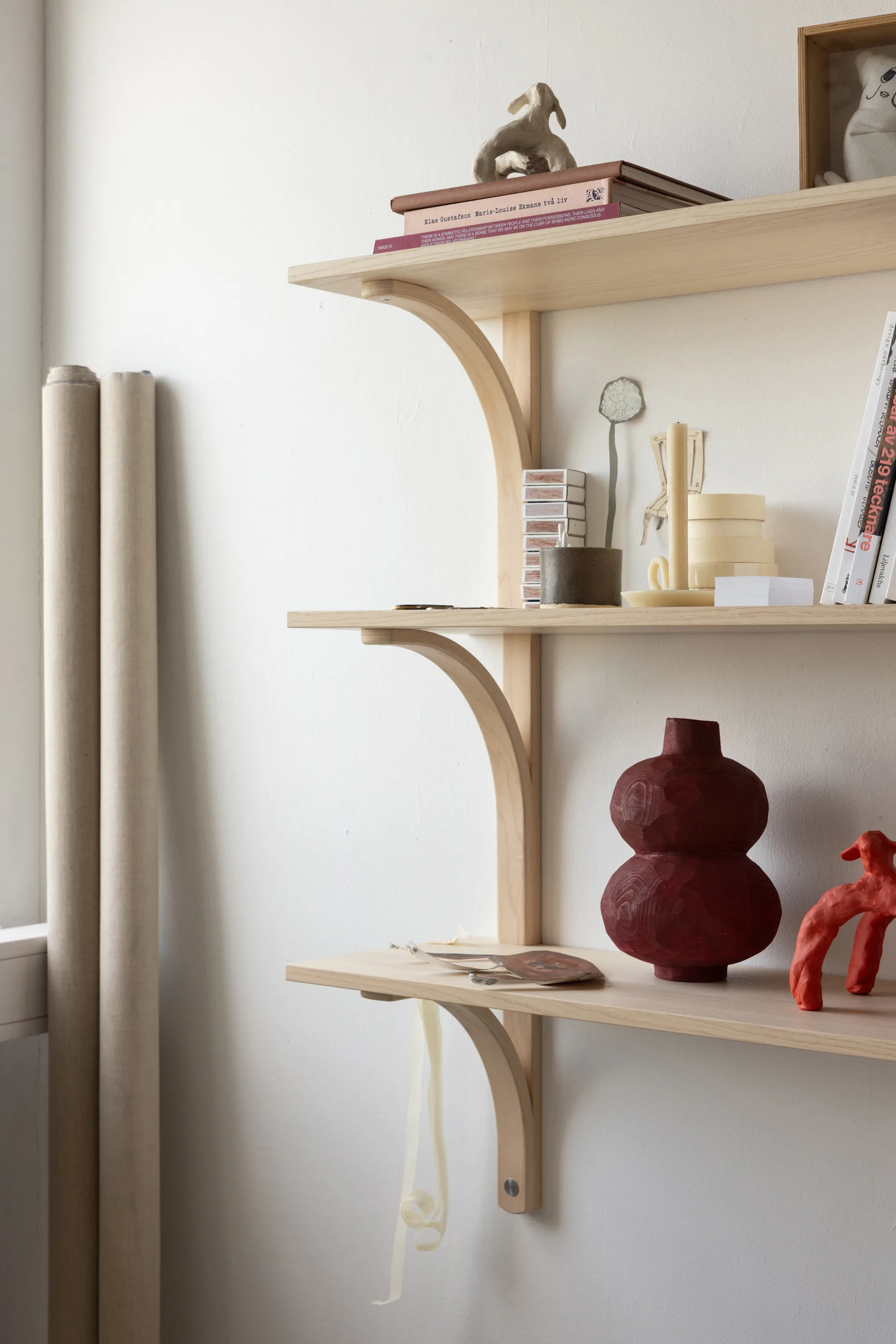 Étagère Levi, Chêne blanchi-acier inoxydable, 2 étagères, 180 cm Swedese