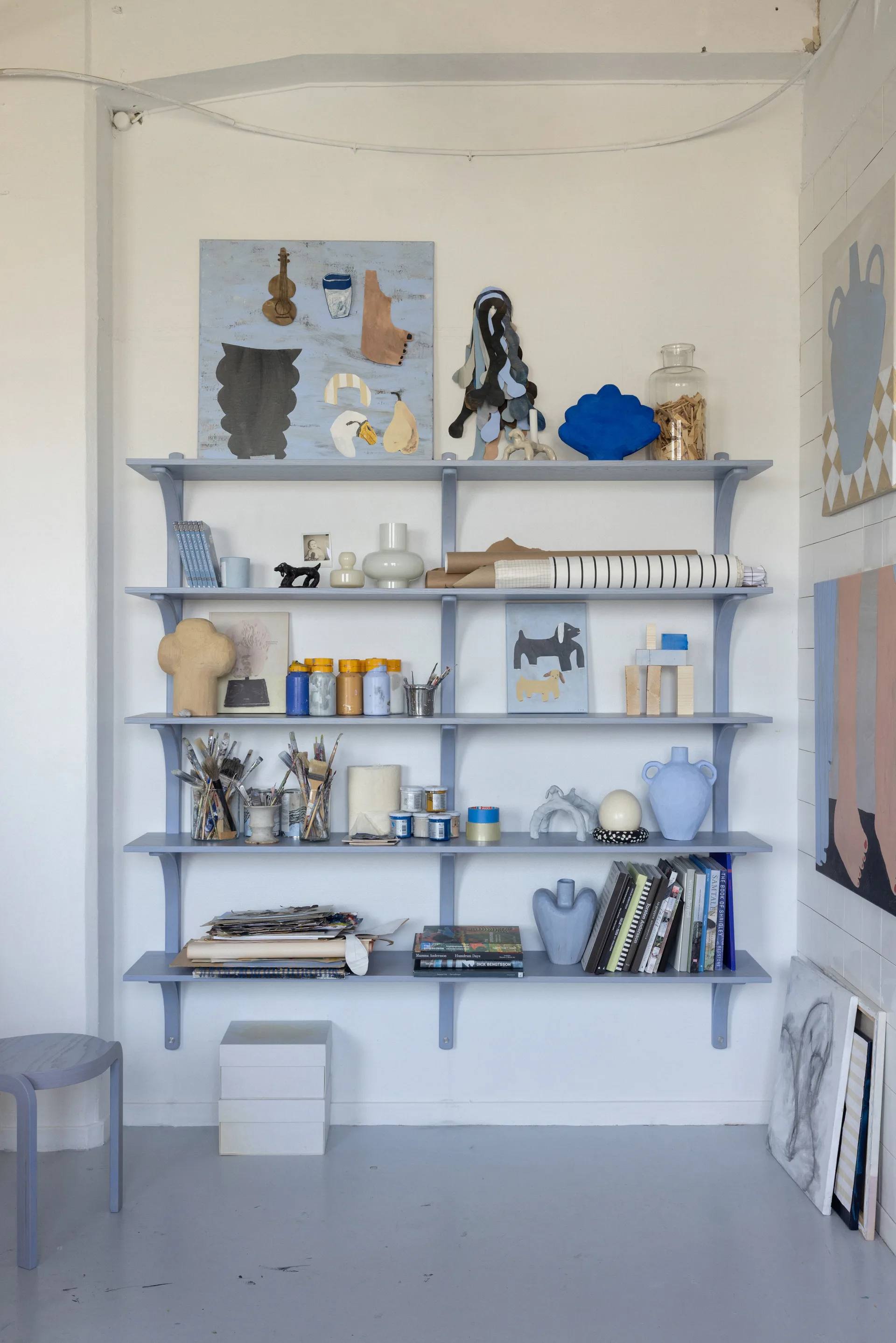 Étagère Levi, Frêne blanc-laiton, 2 étagères, 90 cm Swedese