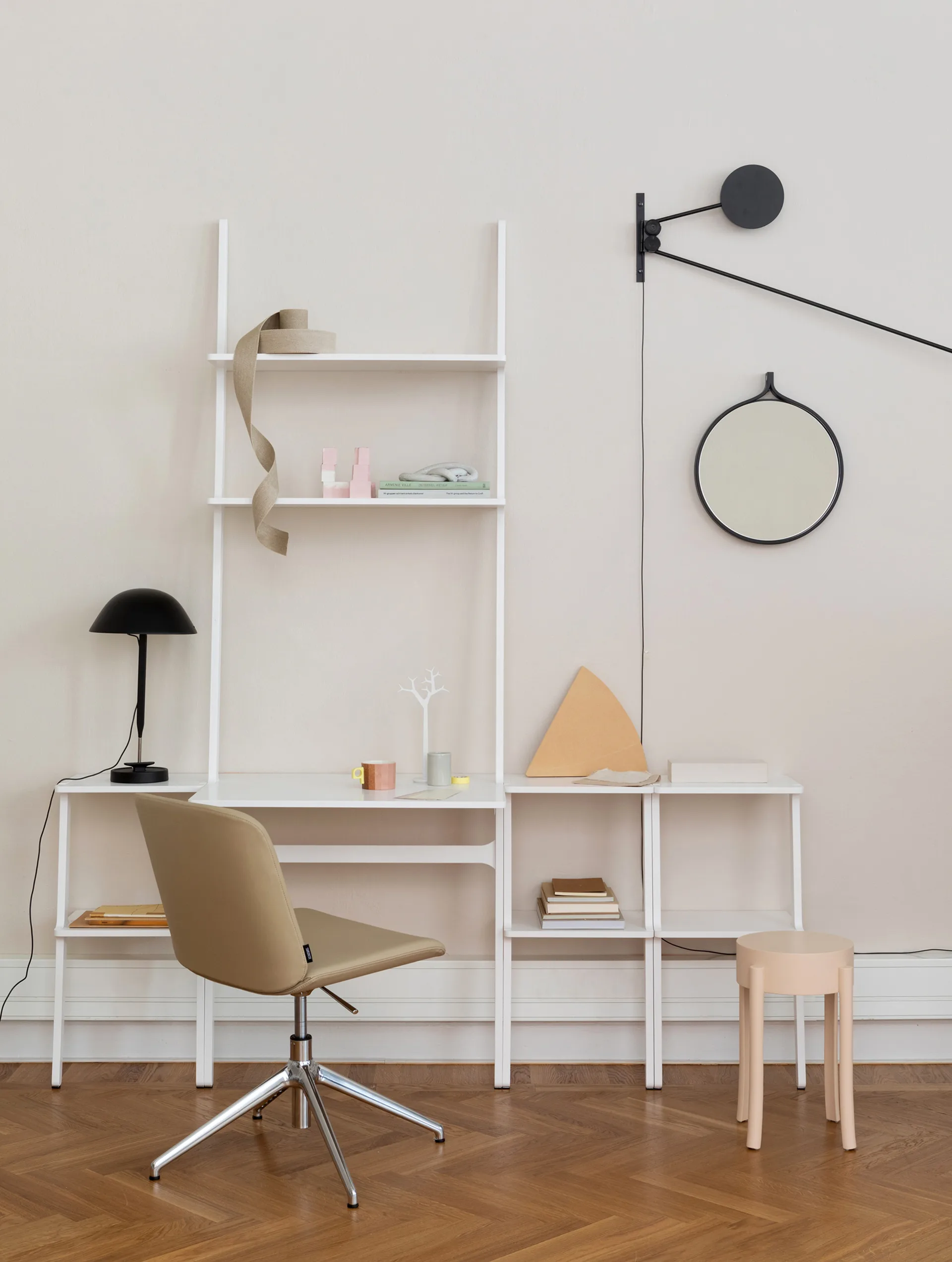 Étagère Libri 2 étagères, Frêne laqué nutmeg Swedese