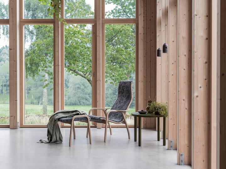 Fauteuil et repose-pieds Lamino chêne huilé/peau de mouton, Moonlight (beige) Swedese