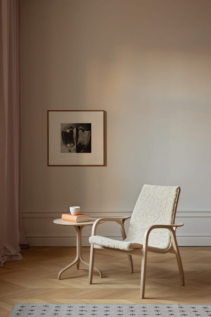 Fauteuil Laminett chêne pigmenté blanc/peau de mouton, Scandinavian Grey (gris) Swedese