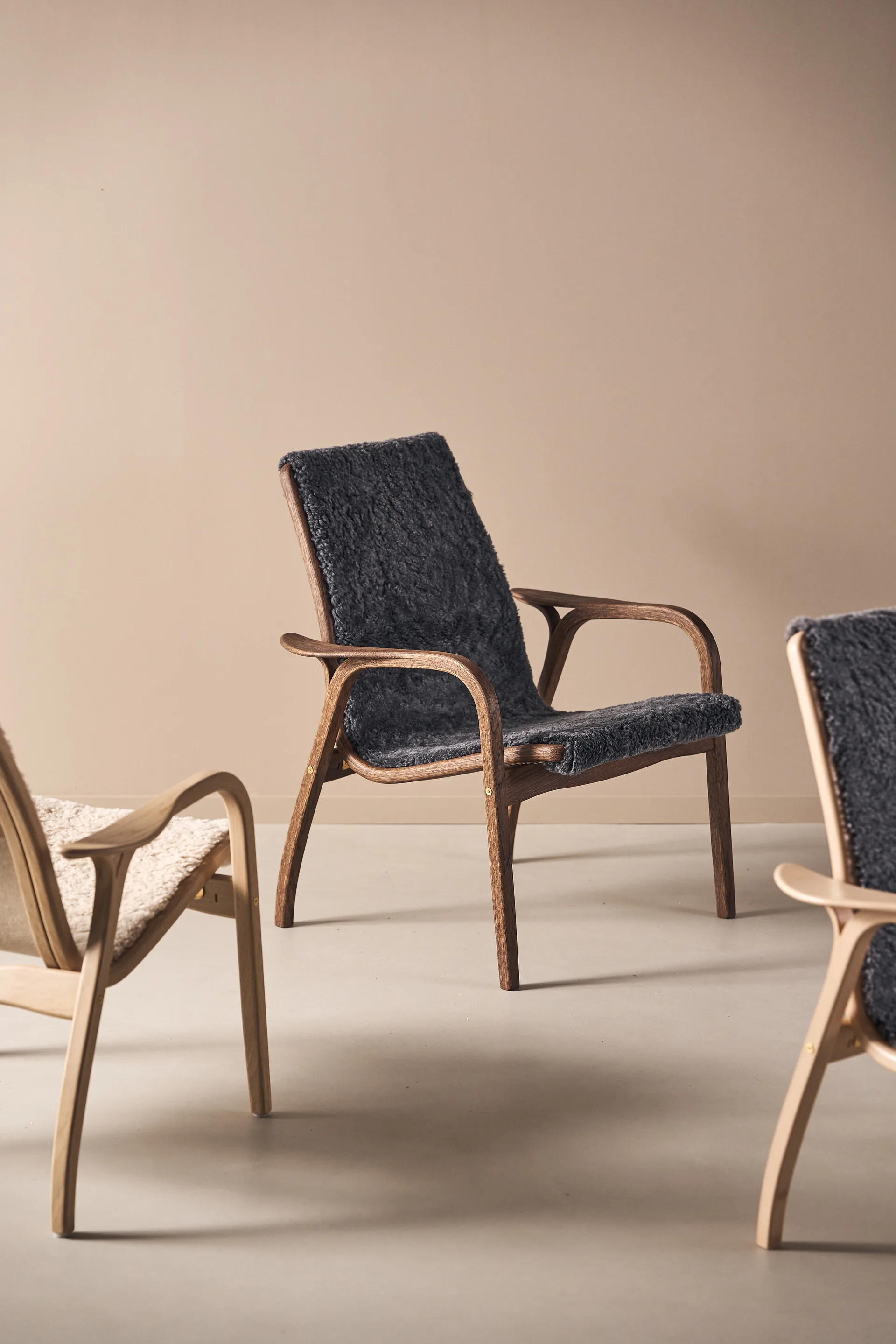 Fauteuil Laminett chêne/peau de mouton Special Edition , Rubio Monocoat Chocolate-Charcoal Swedese