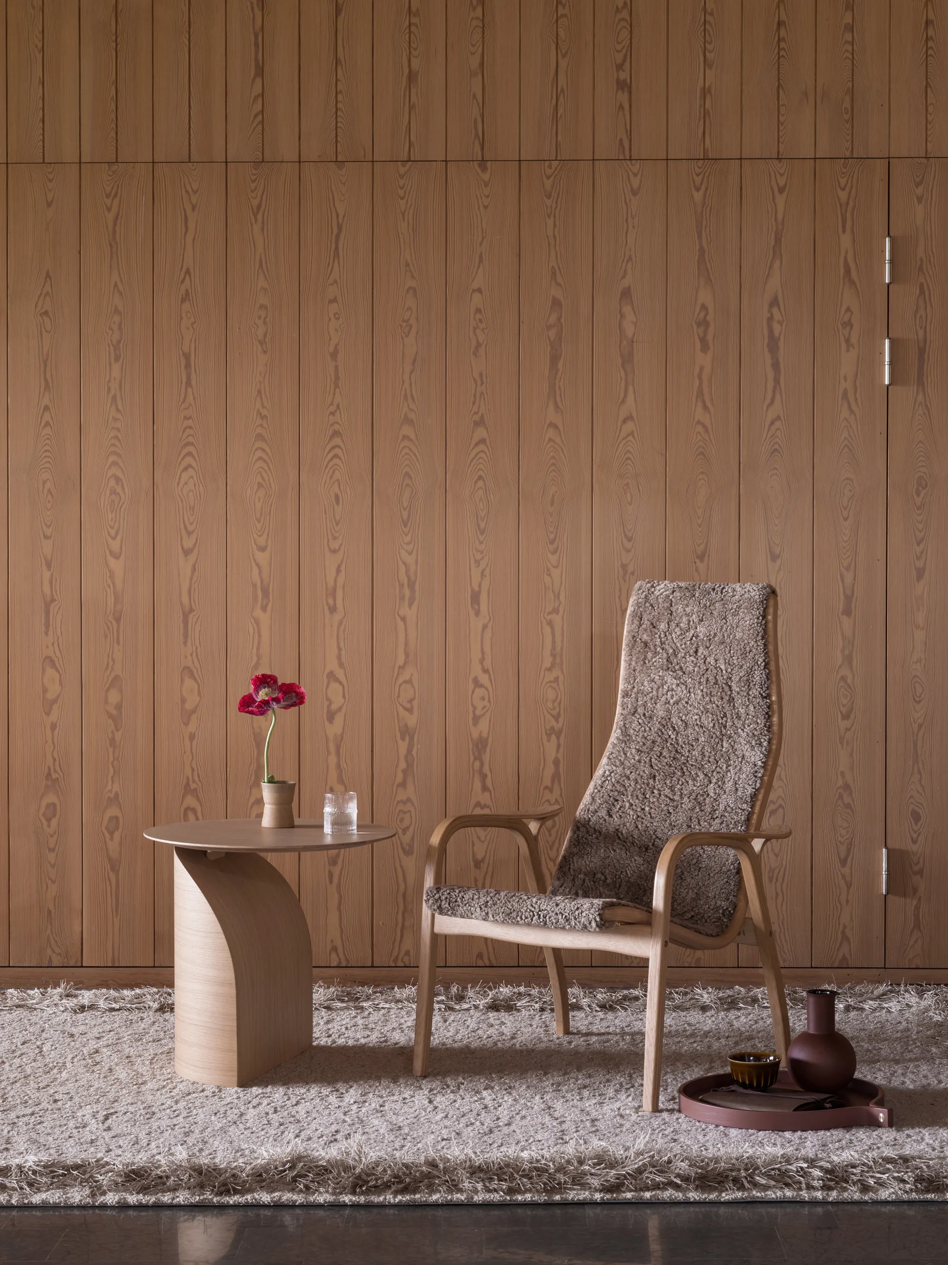 Fauteuil Lamino hêtre laqué/peau de mouton, Moonlight (beige) Swedese