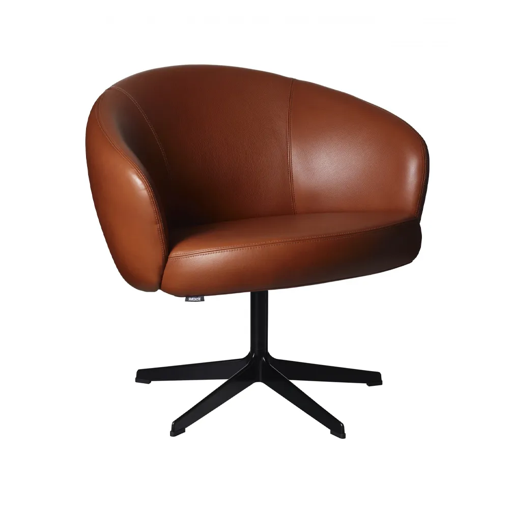 Fauteuil Rondino, cuir elmosoft 33001 marron, pied pivotant laqué noir Swedese